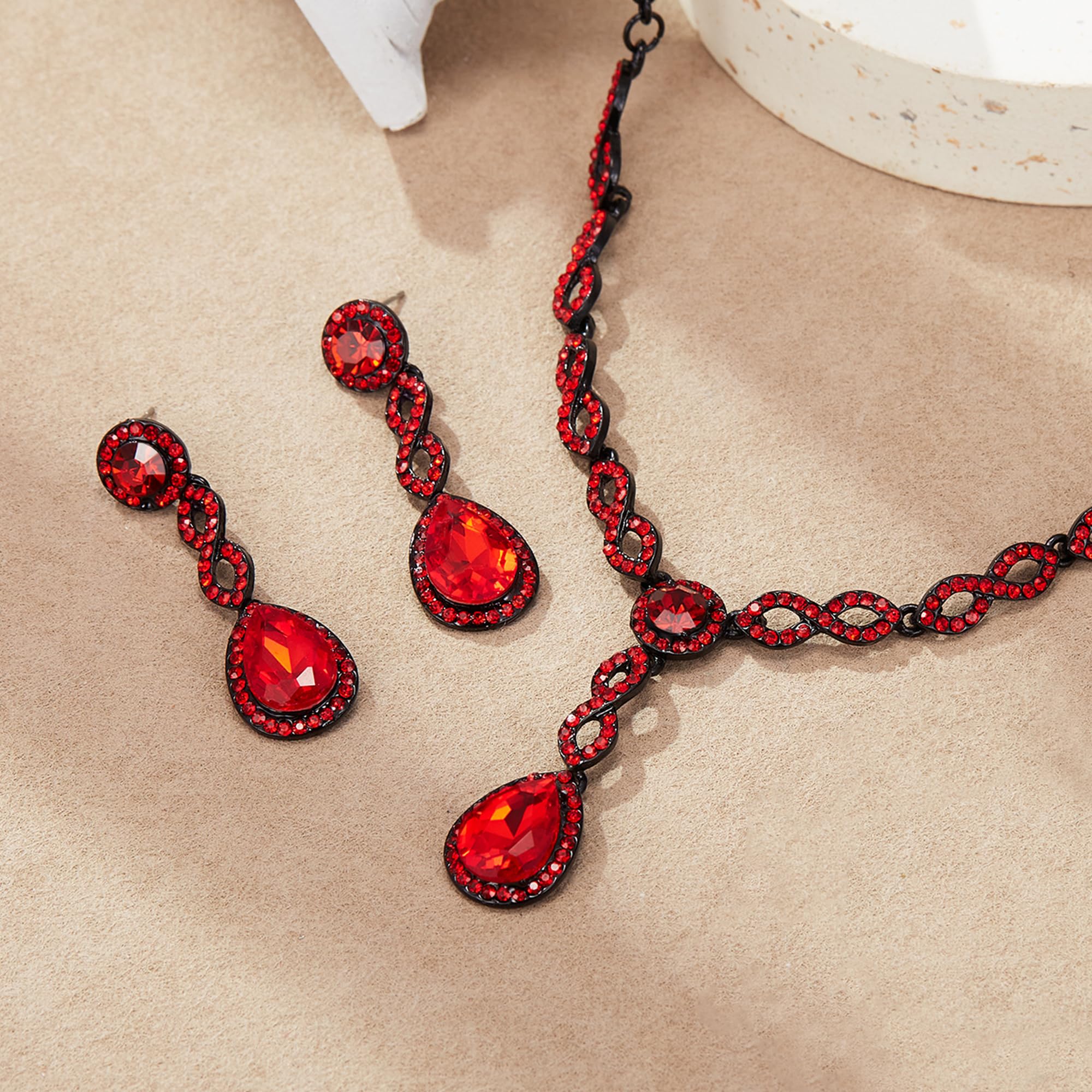 Crysdue Set di gioielli da donna a spirale con strass a forma di goccia, per matrimonio, splendido lampadario di cristallo, orecchini pendenti, bracciale e collana con ciondolo, set per feste di fine