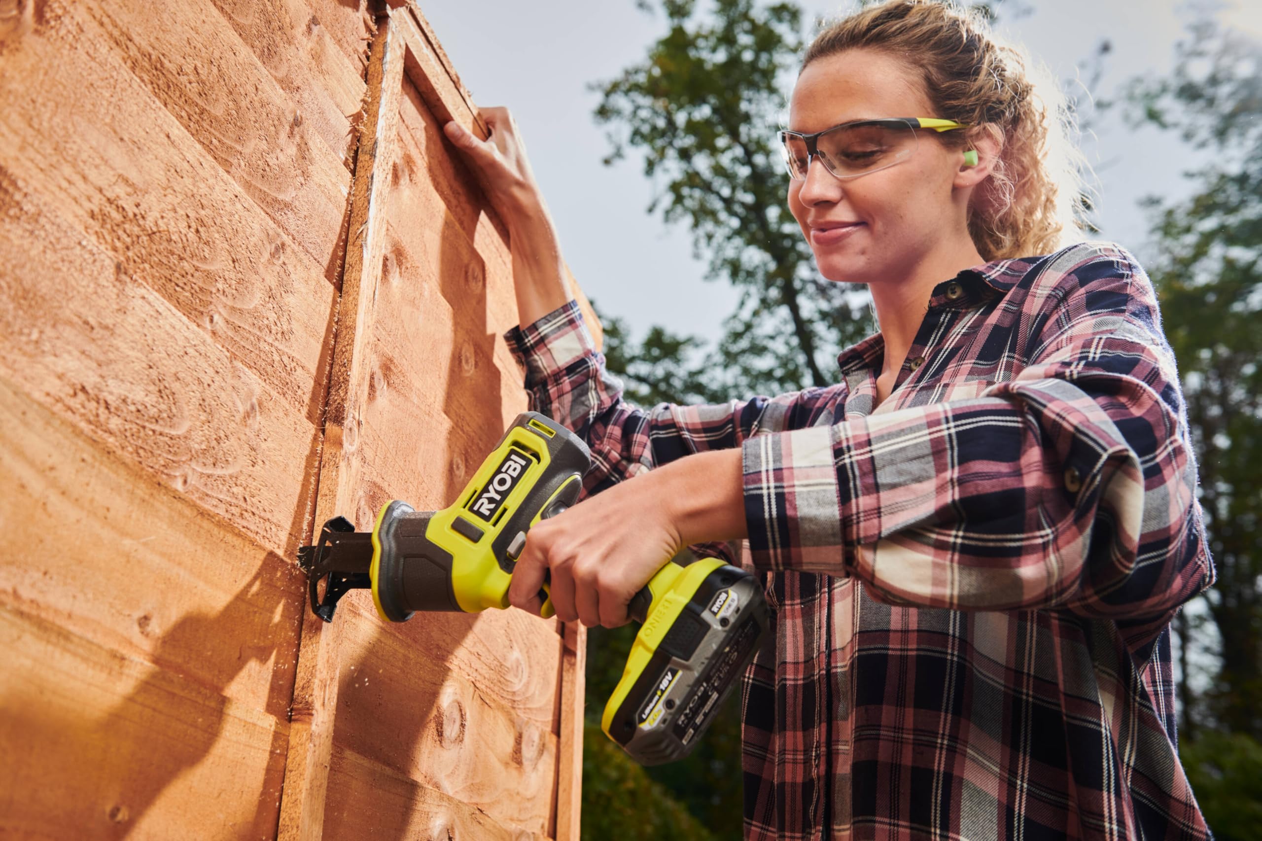 RYOBI Sierra sable ONE+ R18RSC-1C20GP de 18 V, incluye batería y cargador