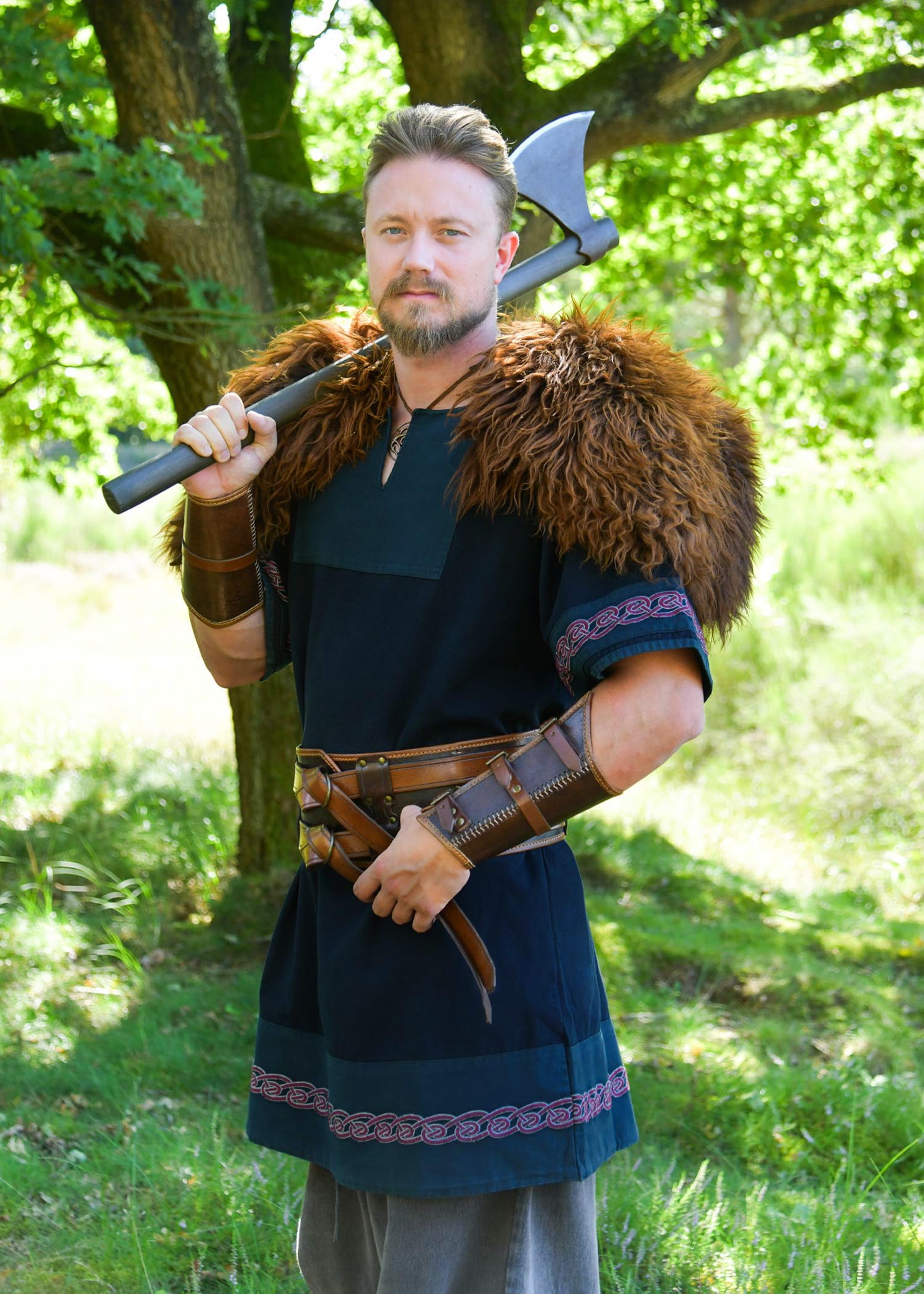 Battle-Merchant Wikinger Tunika Egil, Used-Look, Herren | Mittelalter Hemd, mit Stickerei, Kurzarm, Baumwolle, für Reenactment, LARP & Fantasy Cosplay
