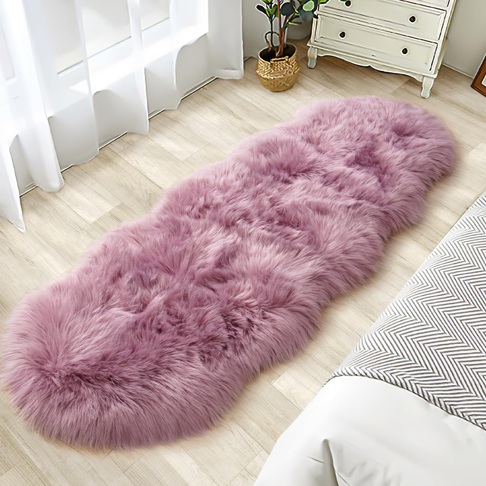 Faux Fur Rug for Bedroom, Fluffy Runner Rugs Soft Sheepskin Rug Sofa Couch Seat Cushion, 2x6ft Light Purple Plush Area Rug Shag Rugs Floor Carpets for Nursery Bedside, Shaggy Fuzzy Home Decor