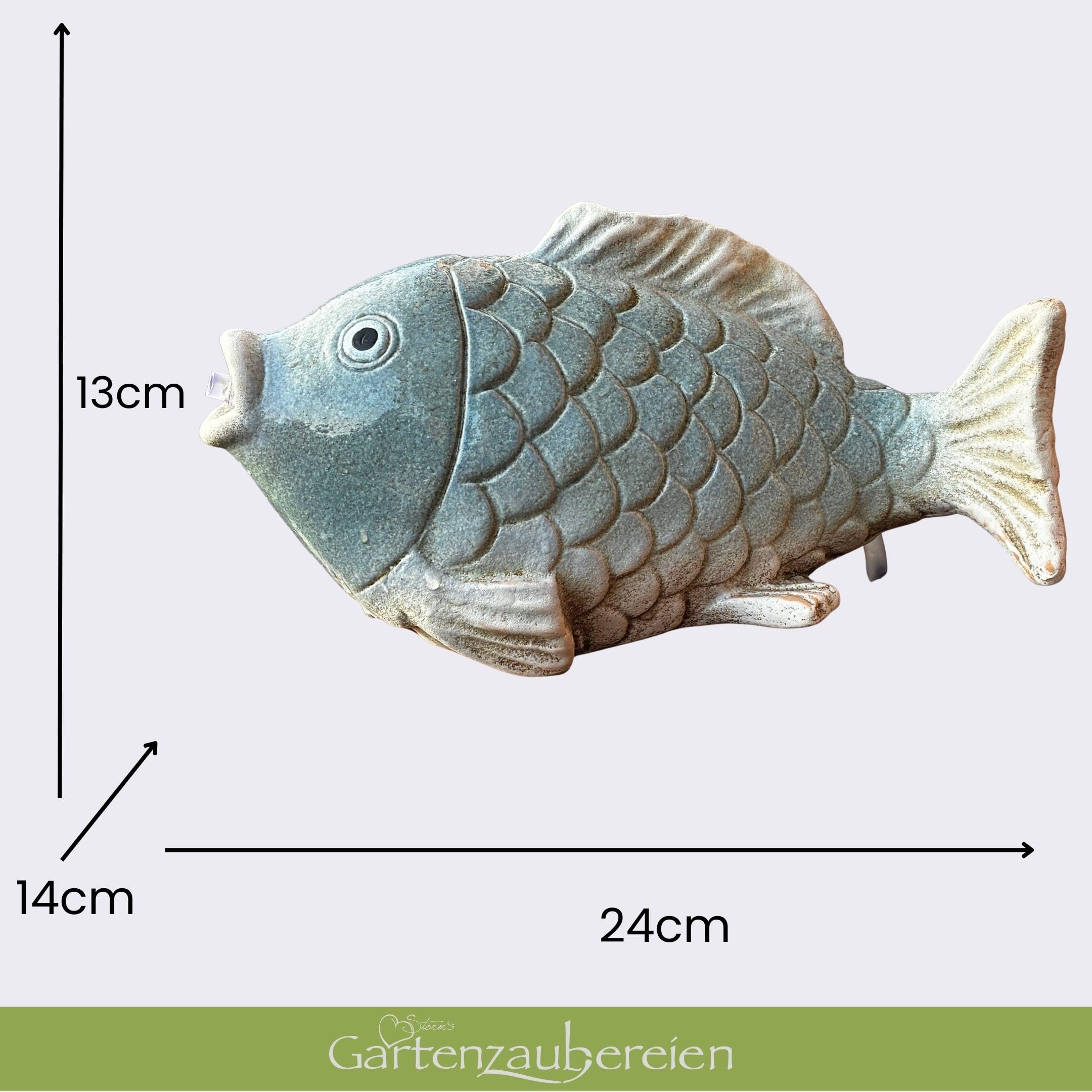 Solar Wasserspeier Fisch aus Keramik - Blau-Weiss glasierte Teichfigur - Maritimes Wasserspiel für Garten Balkon Miniteich - Solarfontäne mit 3m Kabel - Wetterfeste Aussendeko
