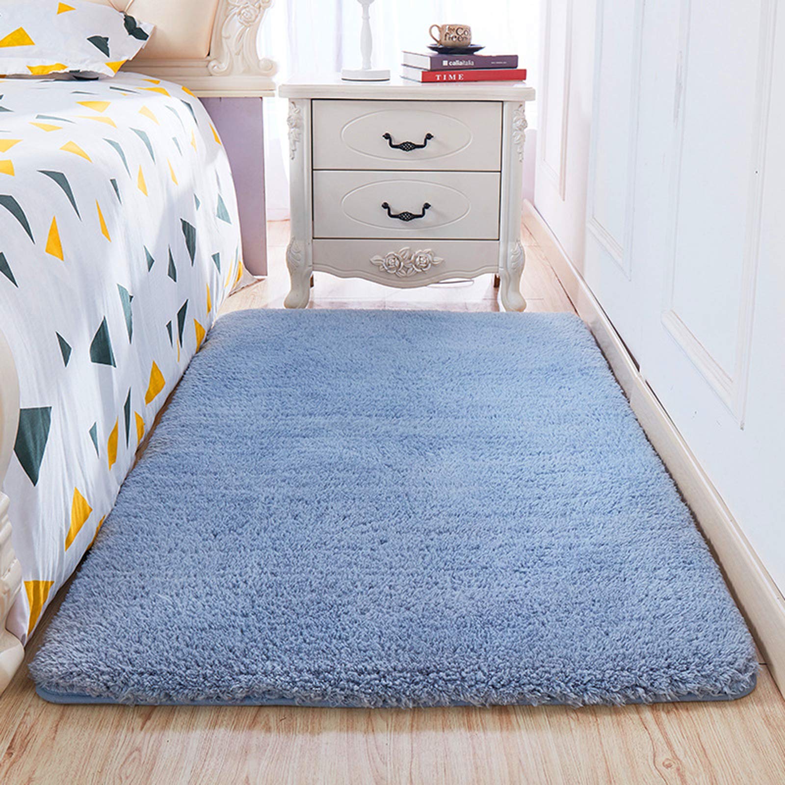 Tapis fausse fourrure pour chambre d'enfant doux et lavable
