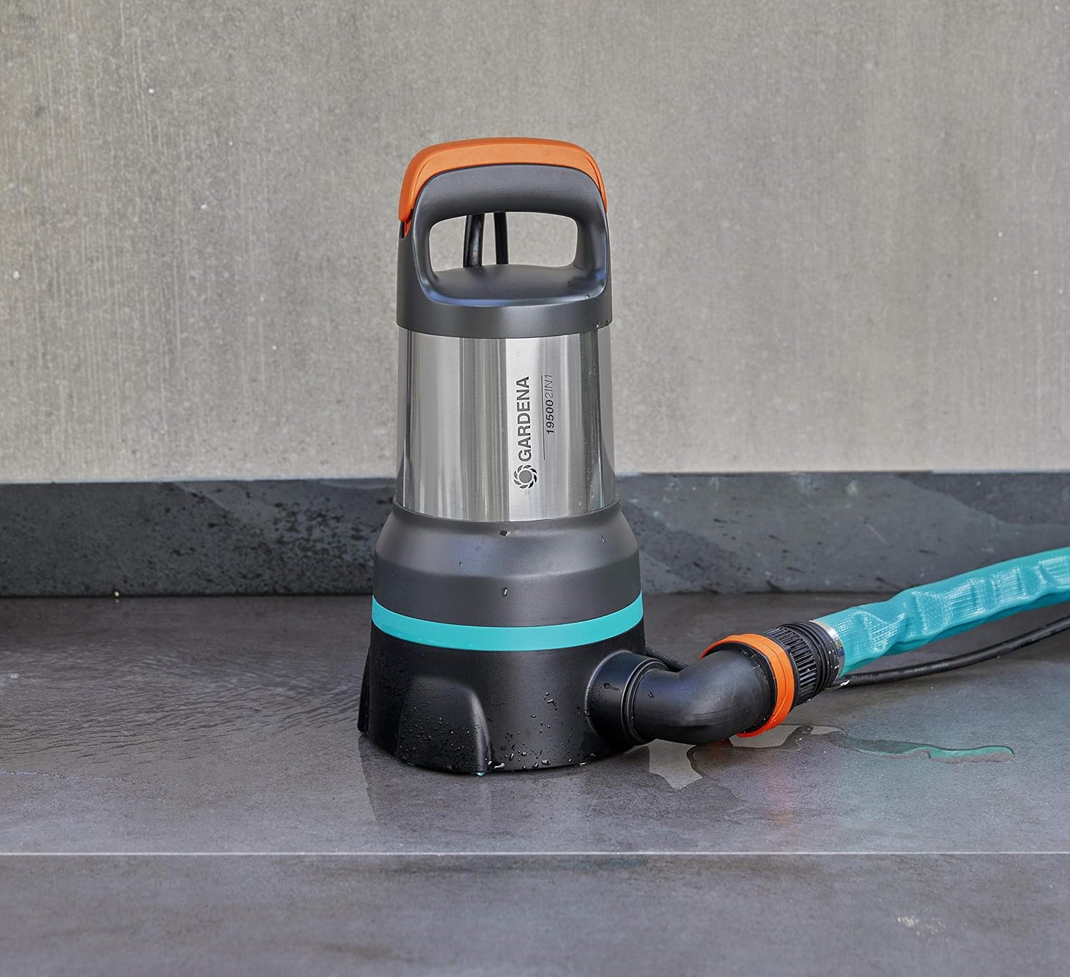 Gardena 19500 Aquasensor Clean/Dirty Water Submersible Pump: 19500 l/h Flow Combined Drainage Pump, Aquasensor Function, 1 mm Flat Suction and 35 mm Particle Size, 860 W (09049-20)
