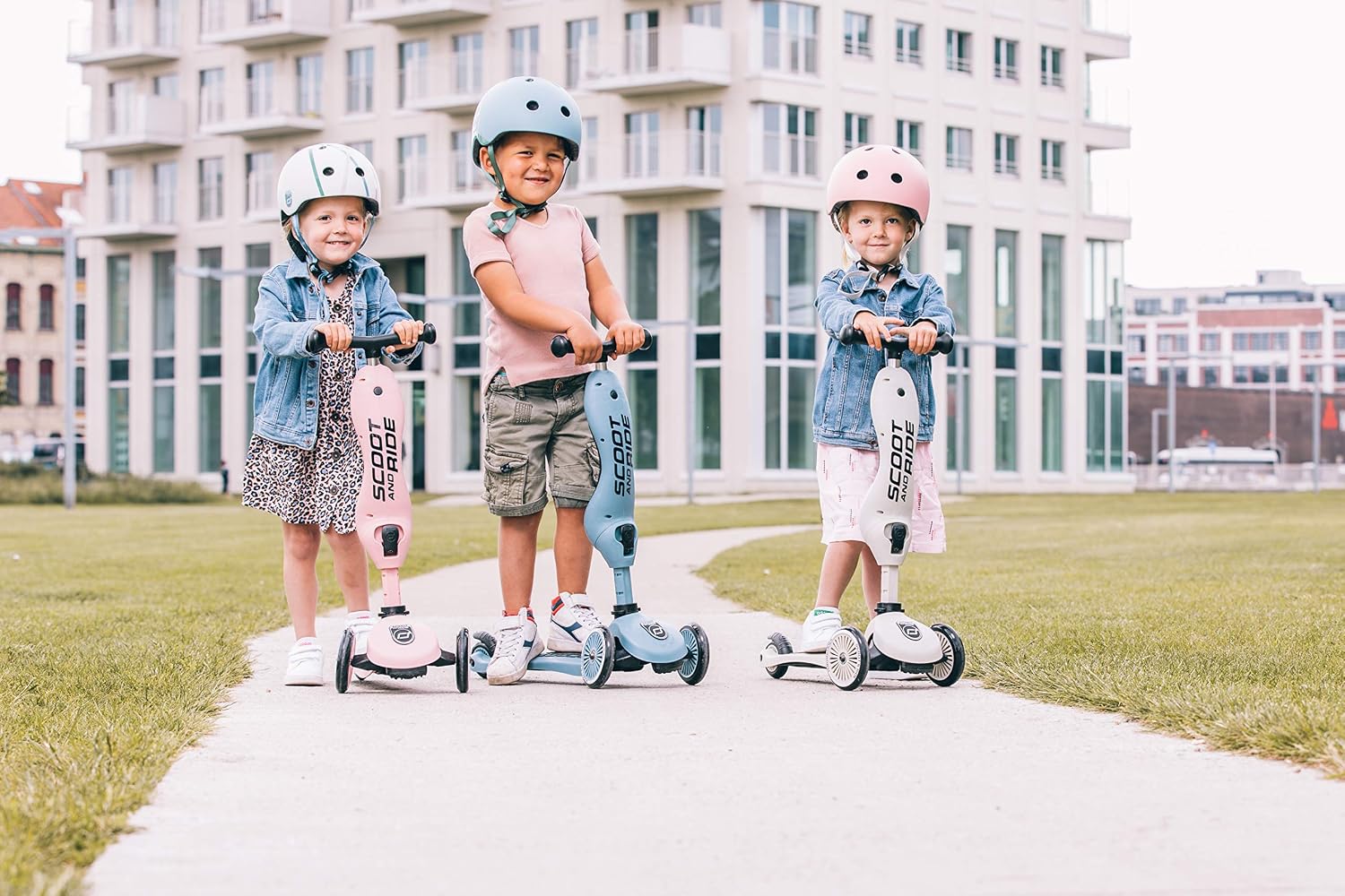 Scoot & Ride - Highwaykick 1 Children Adjustable Seated or Standing 2-in-1 Scooter Including Safety Pad for Tip Prevention - for Ages 1-5