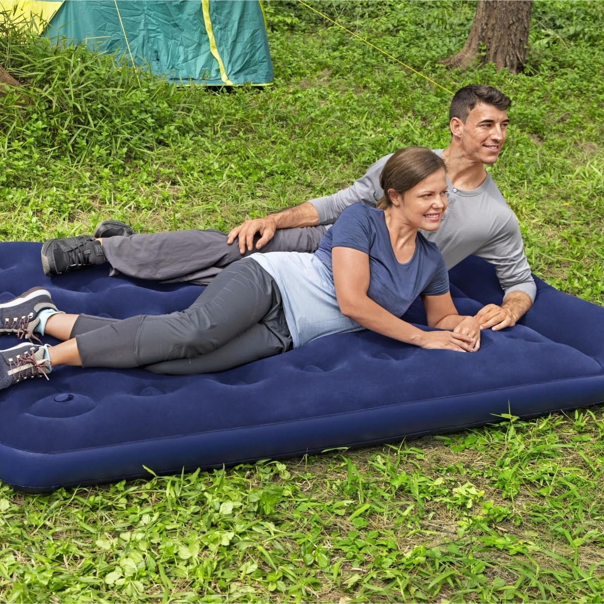 Bestway 75" x 54" x 11"/1.91m x 1.37m x 28 cm Air Mattress Full Built-in Foot Pump