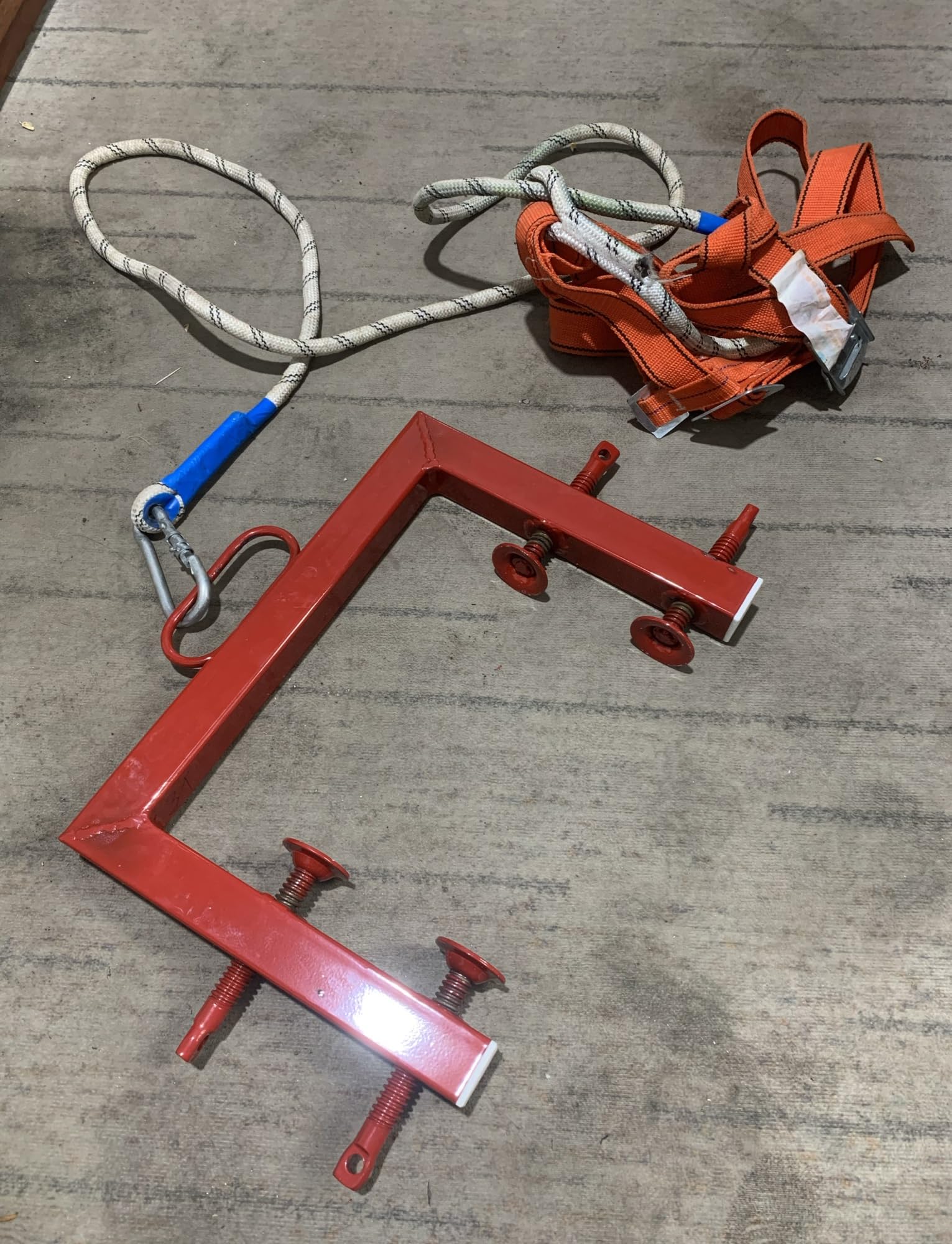 Abrazadera de anclaje portátil for vigas de acero, punto de anclaje anticaídas for trabajos en altura, soporte de amarre for arnés de seguridad de andamios de construcción(19.7-23.6")