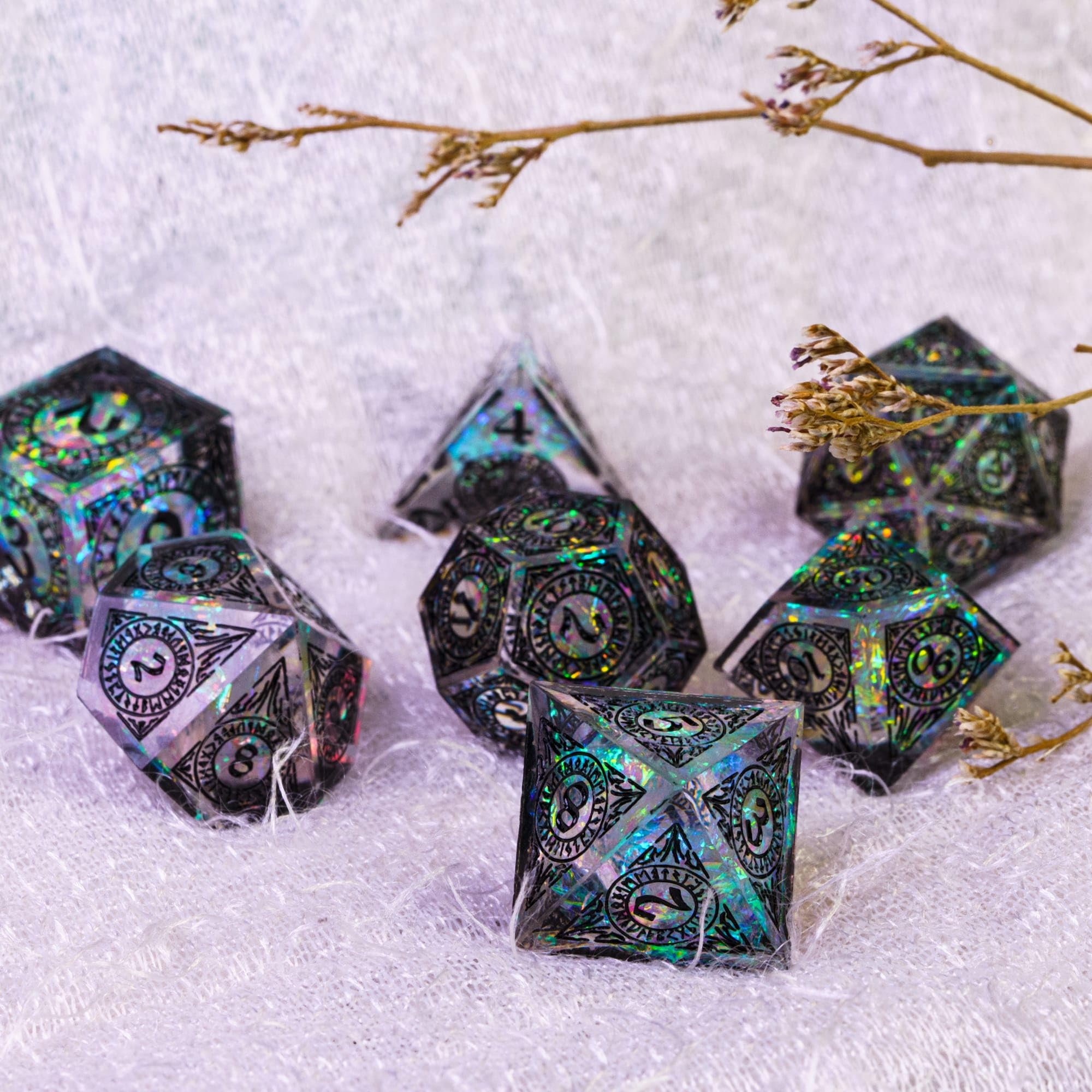 Premium Würfelset (W20 bis W4) - handgefertigte DND-Würfel, polyedrische RPG-Würfel für Dungeons and Dragons (D&D), Pathfinder, Cthulhu, DSA - 7-teiliges Set mit scharfen Kanten & Glitzer-Effekt