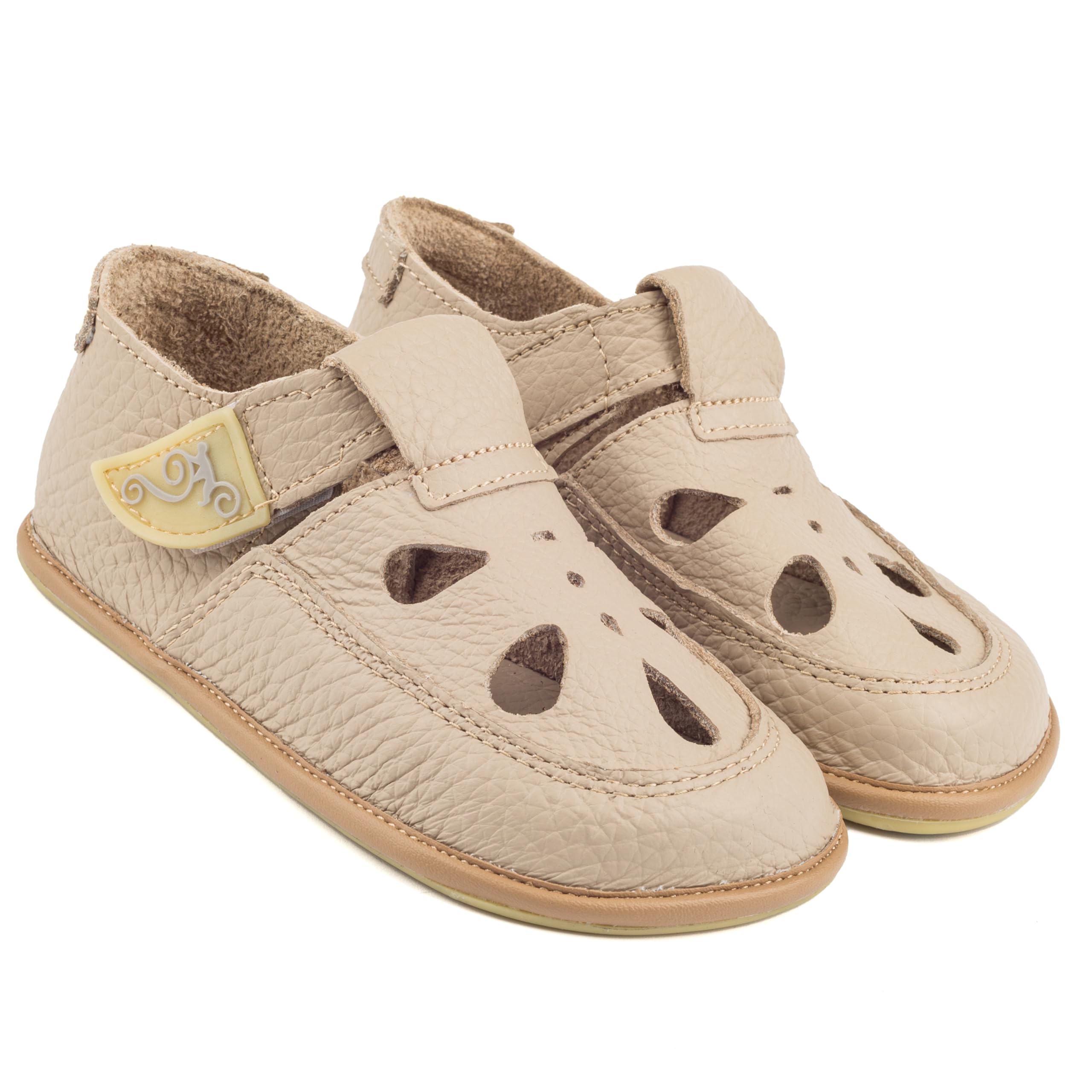 Magical Shoes Flexible Kinderschuhe für Kita, Kinder, Barfußschuhe, Sandalen Mädchen Jungs, Hausschuhe mit Klettverschluss, Lederschuhe gesund, Gr. 26, Coco, Beige