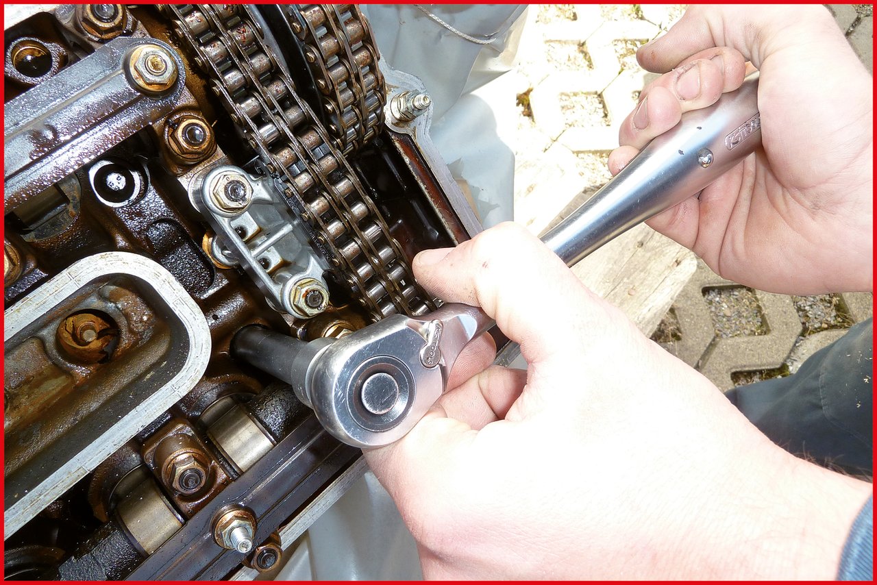 KS Tools 911.4460 Zestaw kluczy nasadowych do śrub głowicy cylindra 11-szt, 1/2"