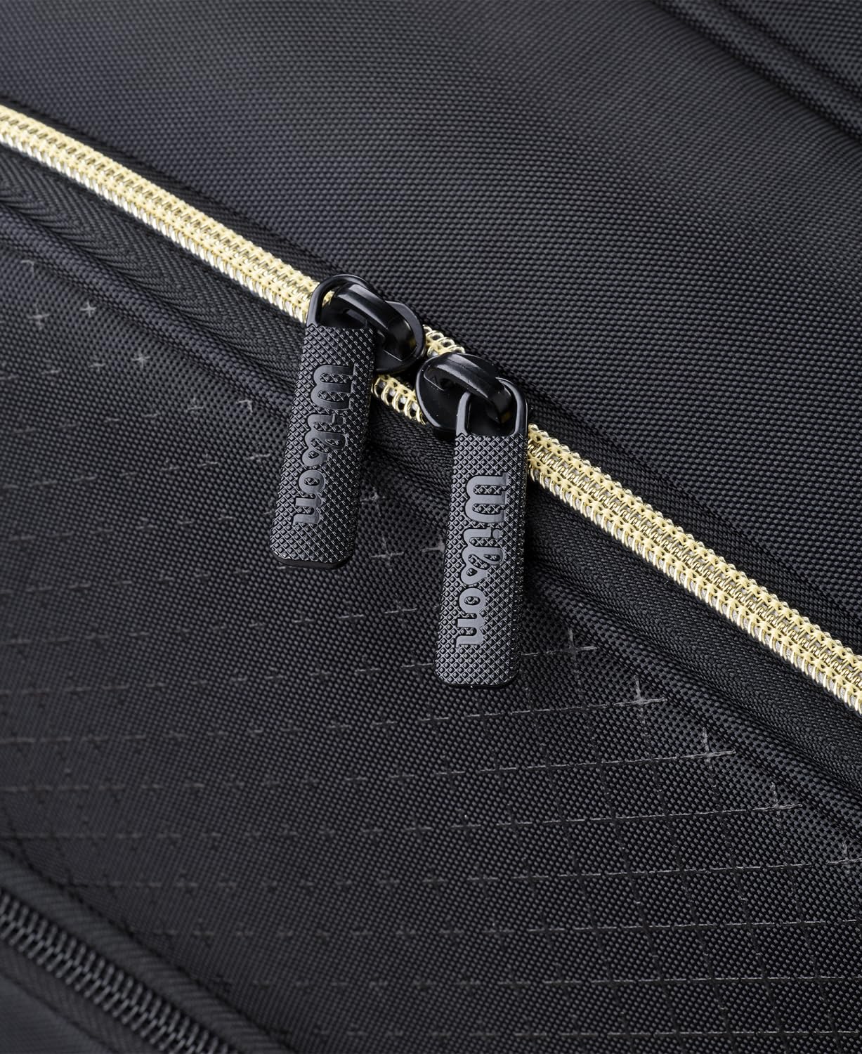 Wilson Defy V1 Padel-Tasche, Mit Thermoguard-Schutz für sechs Padel-Schläger, Kombiniert Komfort, Praktikabilität & Vielseitigkeit, Farbe: Schwarz/Gold