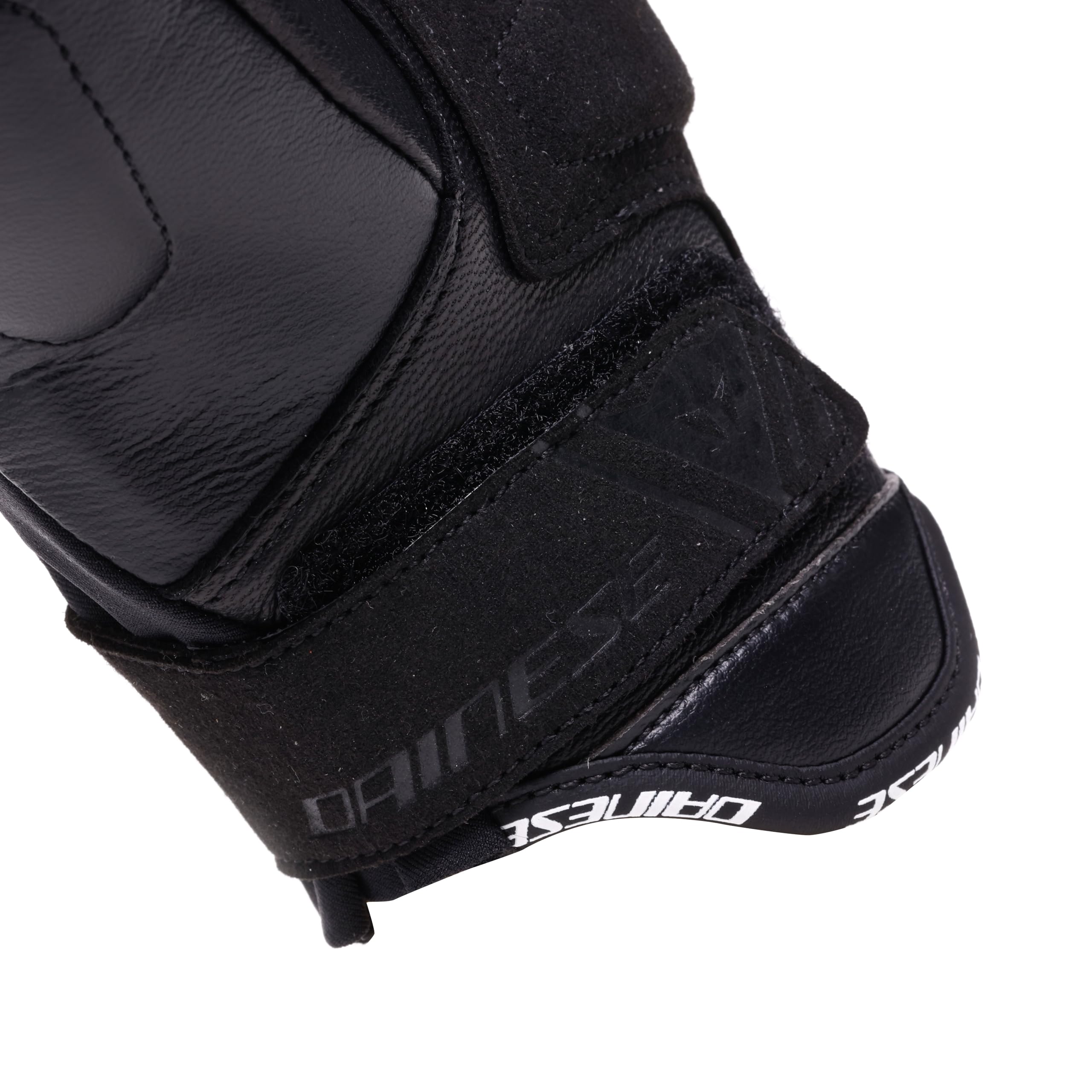 DAINESE Reacto Carbon Short Gloves Wmn, Guanti Moto Corti Donna in Pelle con Protezione Nocche in Carbonio e Imbottiture Palmo e Dita Smart Touch, Per Donna, Black/Fluo Pink, XL