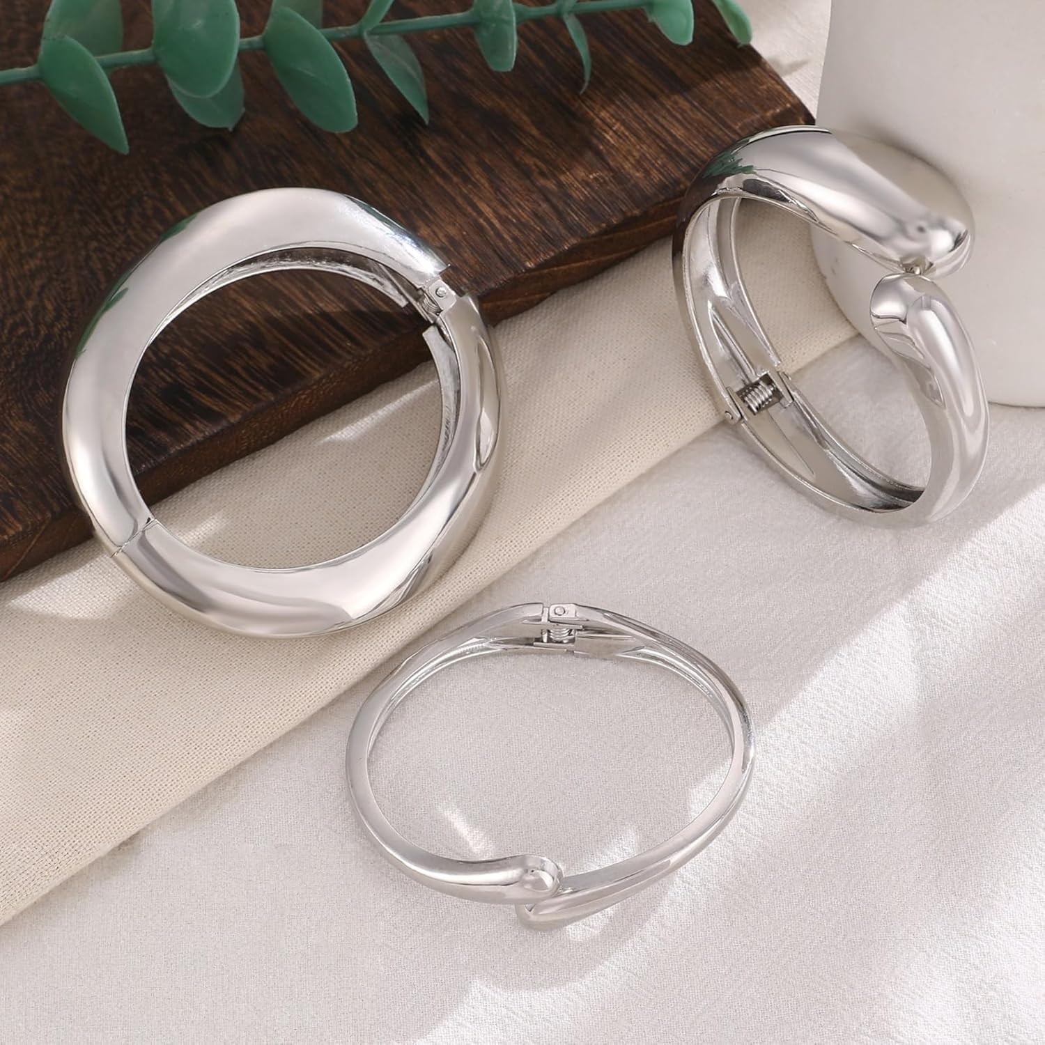 5PCS Dainty 14k Gold Plated Big Stackable Bangles Set,Chunky Gold Bangle Bracelets for Women, Trendy Cuff Bracelet Stack Fashion Jewelry Gift for Mom - Image 9