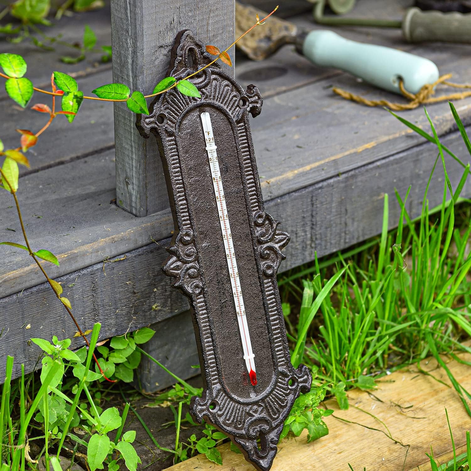 Sungmor Pretty Vintage Wall Mounted Decorative Plaque, Indoor Outdoor Wall Thermometer, Graceful Palace Style Metal Wall Art Decor for Patio Yard Garden Home Temperature Measure