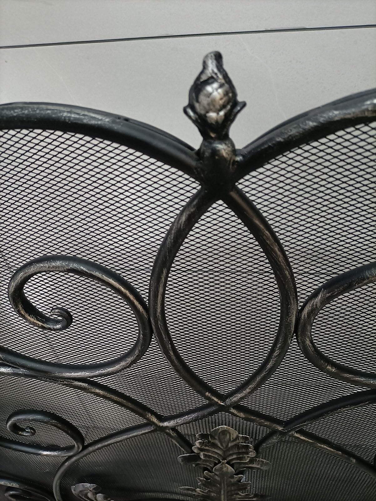 Ochrona kominka, elegancka, wolnostojąca ochrona kominka, czarna, wytrzymała, z kutego żelaza, z solidną osłoną z siatki