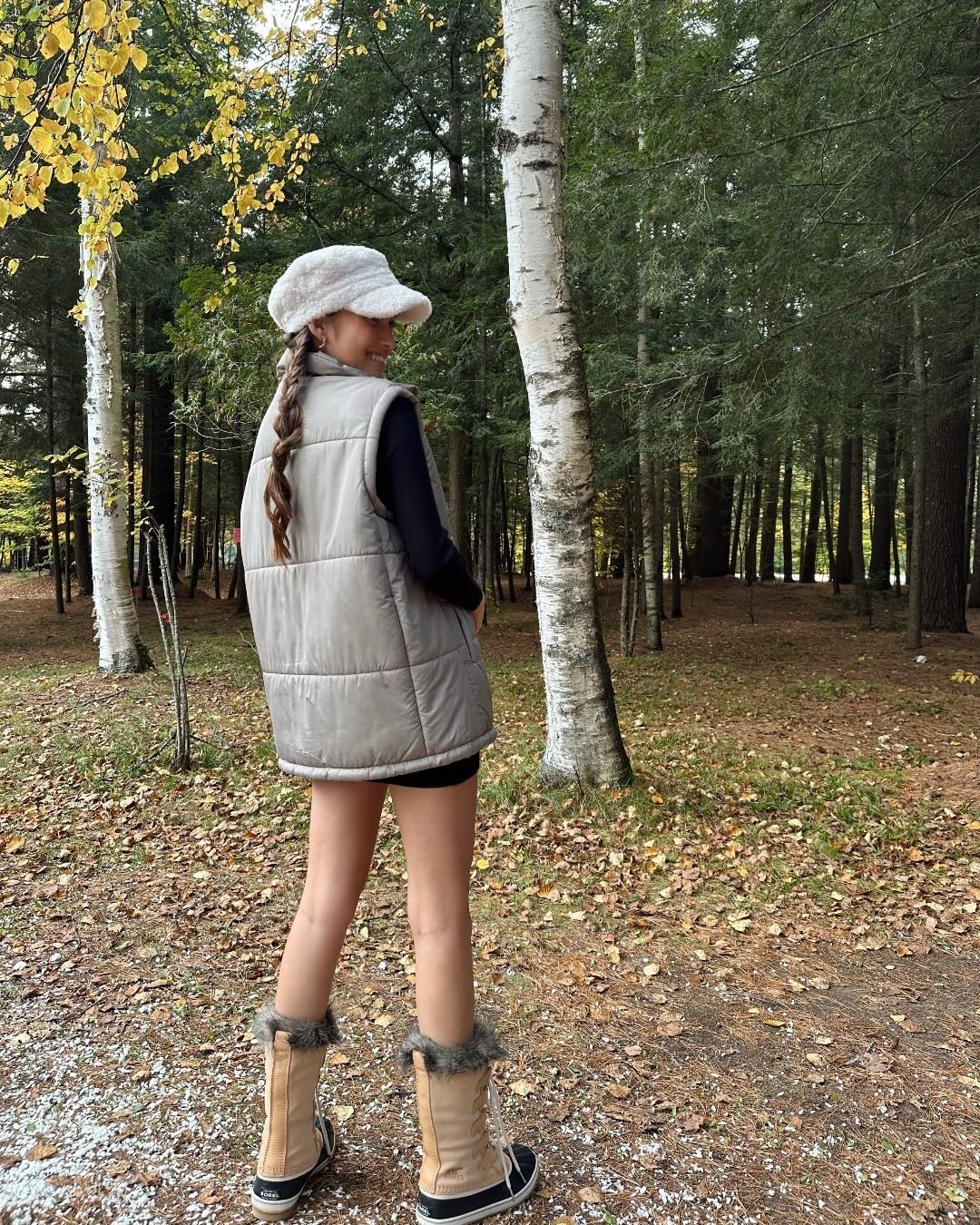 Daacee Women's Oversized Puffer Vest Lightweight Warm Sleeveless Puffy Bubble Outerwear Jackets Coats with Pockets - Image 6