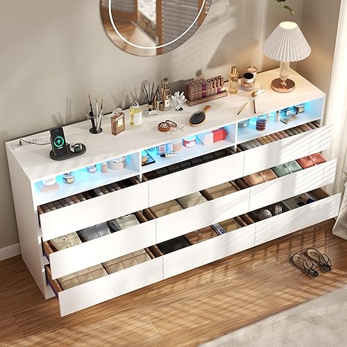 Miniatura 5 de Cómoda de 9 cajones con toma de corriente, cómoda moderna blanca con luces LED, cómodas de madera con soporte para TV, organizador de cómodas dobles