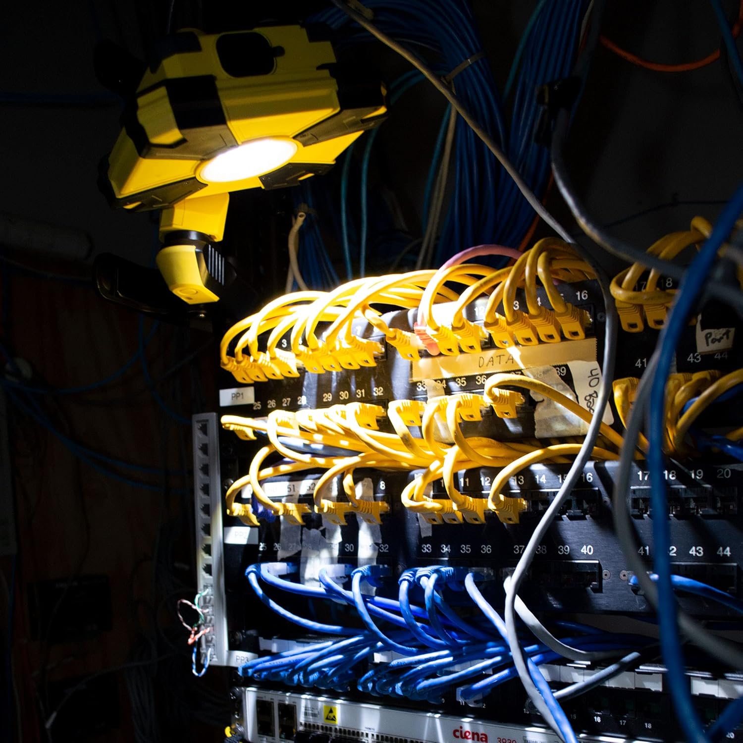 Jameson Ultra Bright Rechargeable LED 900 Lumens Professional Work Clamp Light