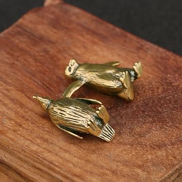 Brass Figurines Home Decor,Retro Penguin Brass Ornament Lovely Tea Pet Copper Sculpture Handheld Crafts Collection Kawaii Room Decor 2.6x1.4cm