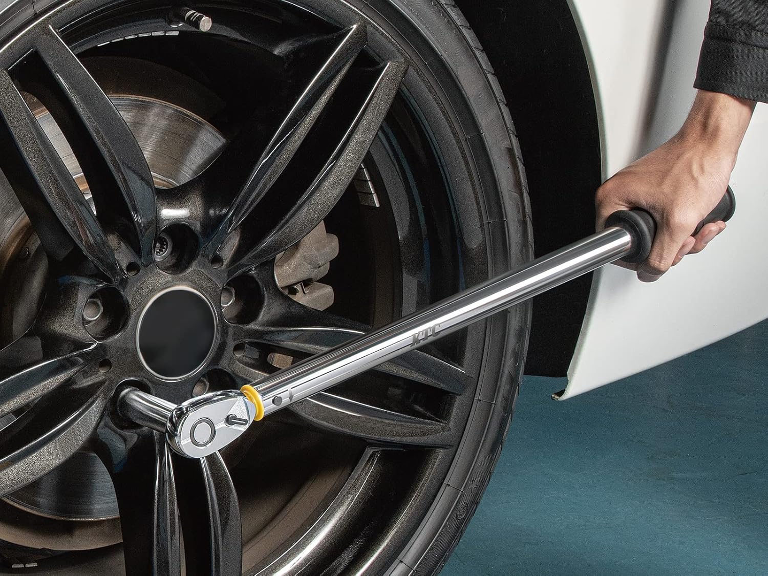 Kyoto Machine Tools (KTC) 12.7 sq. Torque Wrench for Wheel Mounting (120 Nm Fixed) WCMPB120