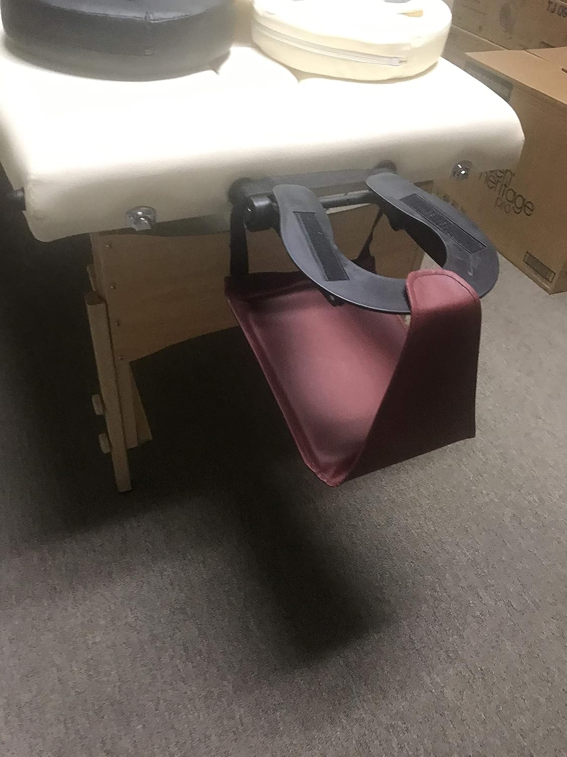 Therapist's Choice Basic Reinforced Arm Sling for Massage Table (Burgundy) : Beauty & Personal Care