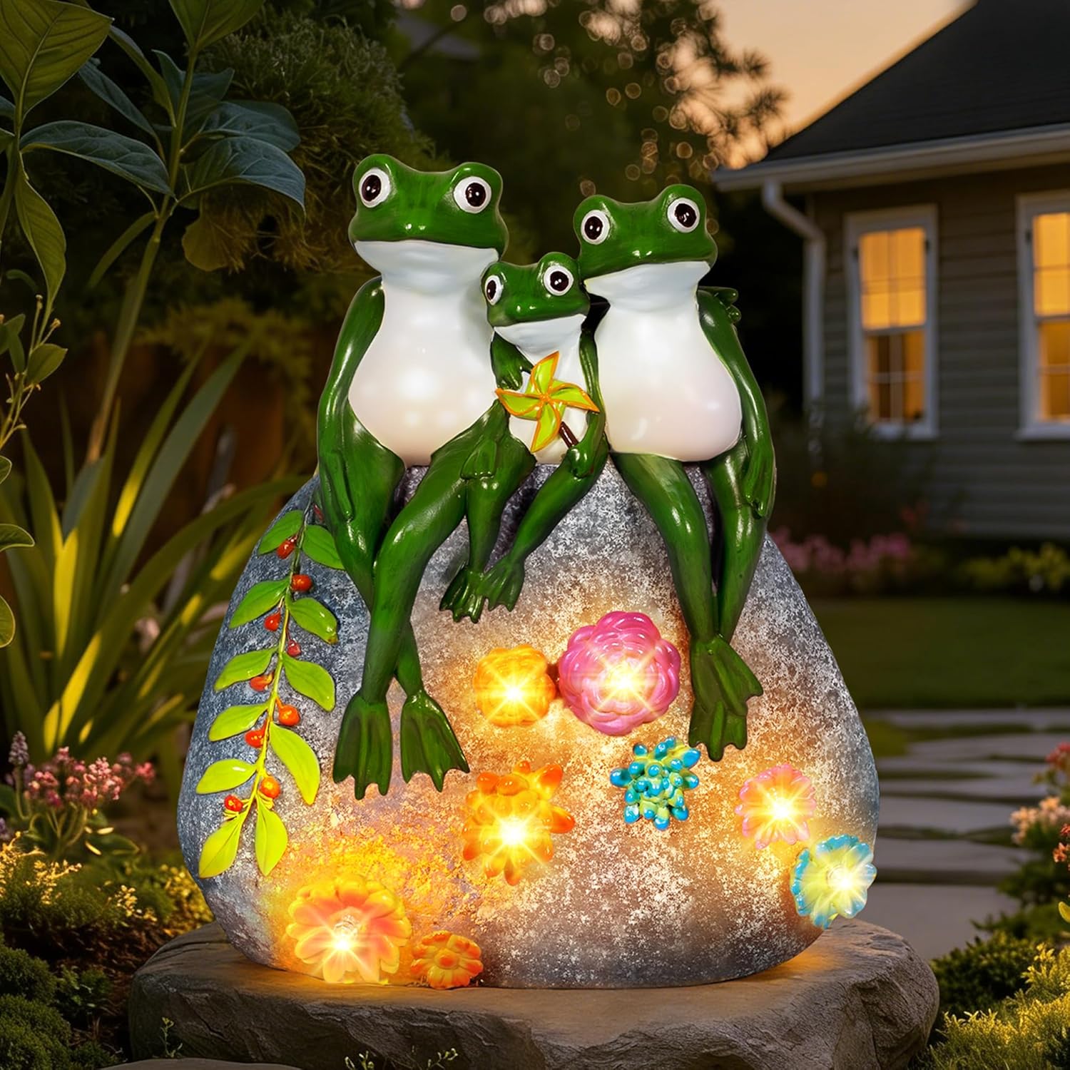 Guhope Solar Garden Statues, Outdoor Solar Frog Decor with Succulent and 6 LED Lights, Outside Yard Figurine Decor for Garden, Lawn, Patio, Balcony, Porch, Unique Gifts for Mom Grandma