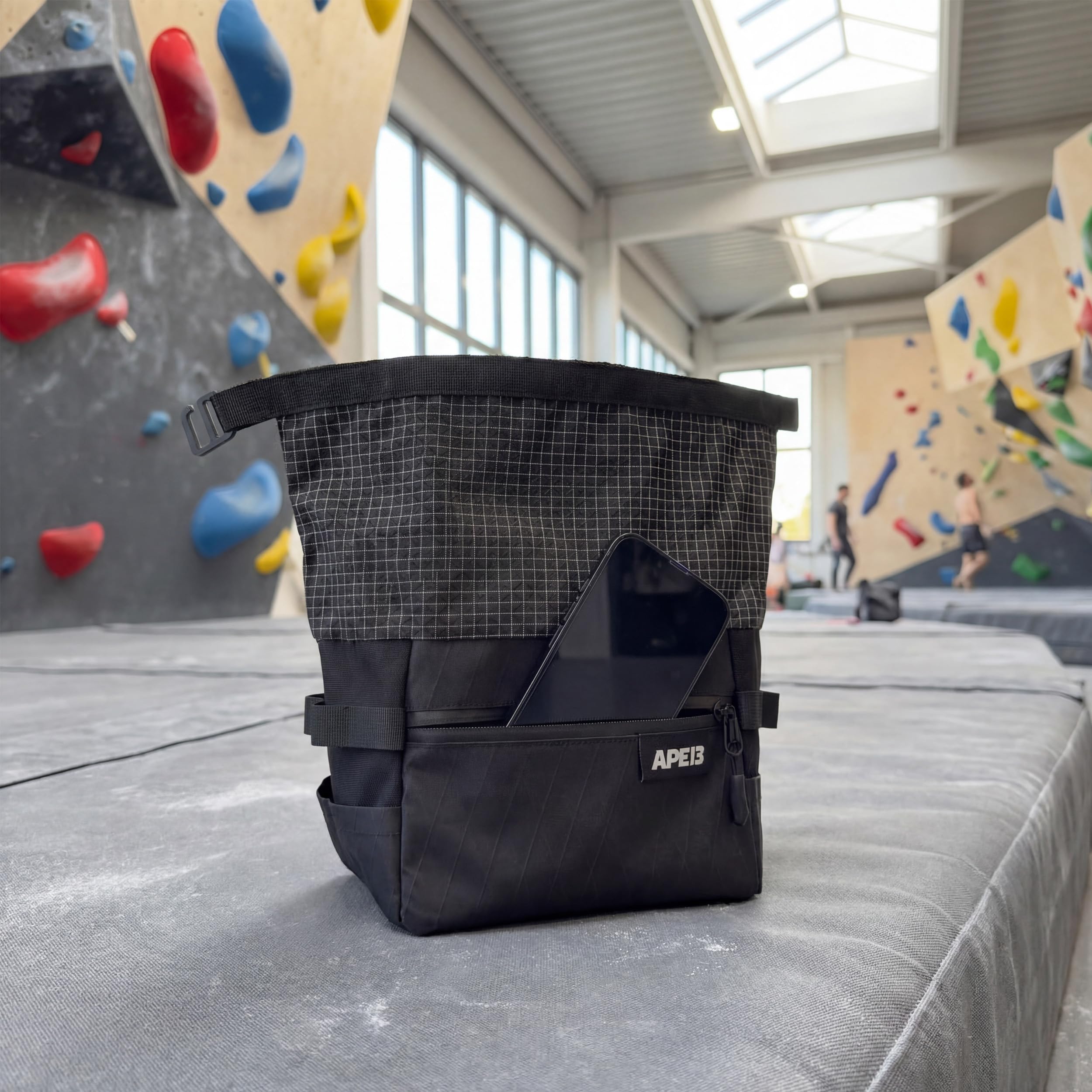 Grid Boulder Chalkbag – Großer Chalk Bag für Bouldern & Klettern, Rolltop mit Metallverschluss, stabile Base, Boulder Magnesia Beutel mit Taschen & Bürstenloops