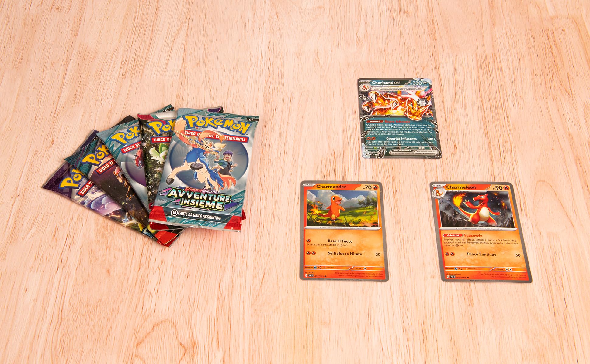 Pokémon GCC: collezione speciale Charizard-ex - una carta promozionale olografica, due carte olografiche, una carta lenticolare gigante e cinque buste di espansione