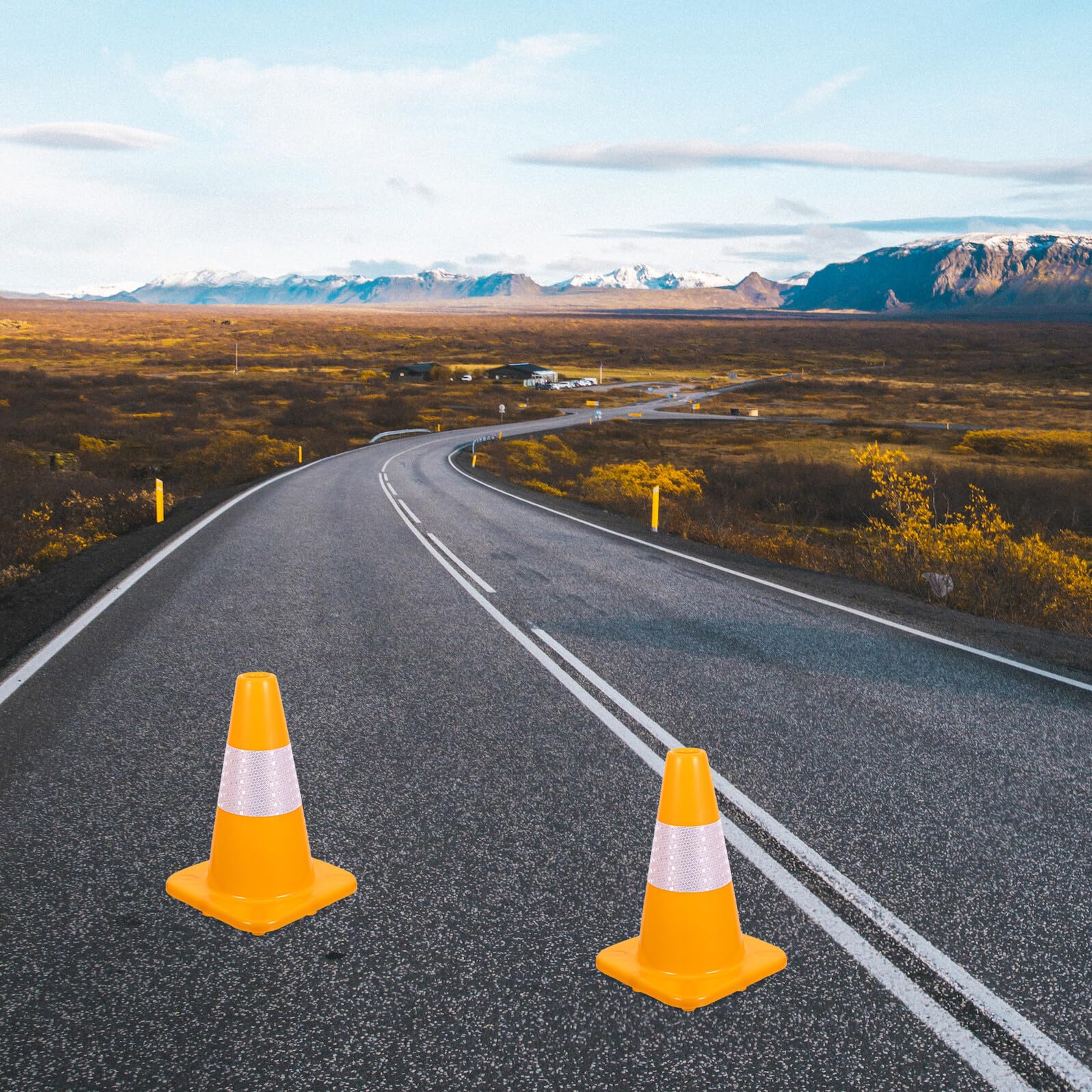 Cône de Sécurité Réfléchissant en Plastique 3 Pièces pour Chantier Routier | Jaune, Forme Conique Signalétique, Mobilité Facile et Usage Portable, Sécurité Nocturne pour Secours et Circulation