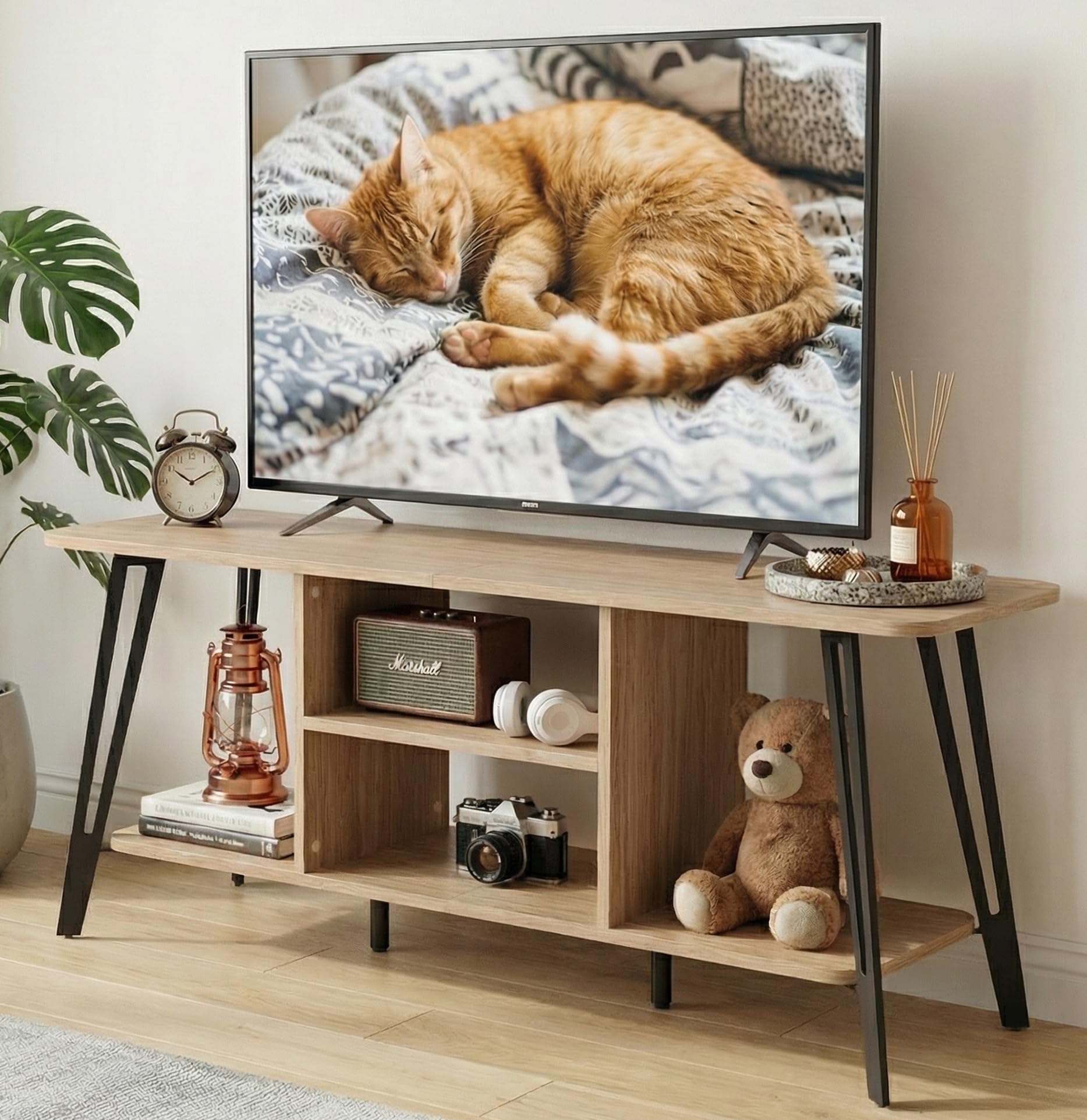 Manora Meuble TV 120 cm de Longueur, Meuble Tele avec 4 Espaces de Rangement Ouverts, Meuble Télé Bois, Structure en Acier Solide，2 Pieds Centraux Réglables，Pas de Coins, Facile à Monter (Chêne)