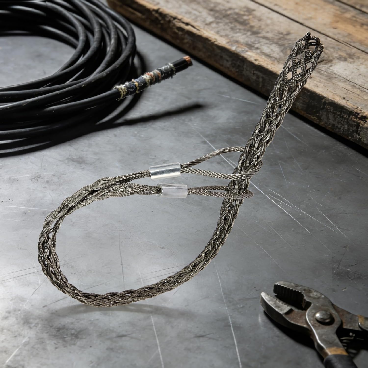 Wire Cable Mesh Pulling Grip, Double Head Stainless Steel Cable Puller Suitable for Light and Heavy Cables (D:25-37mm 0.98"-1.45"x720mm)