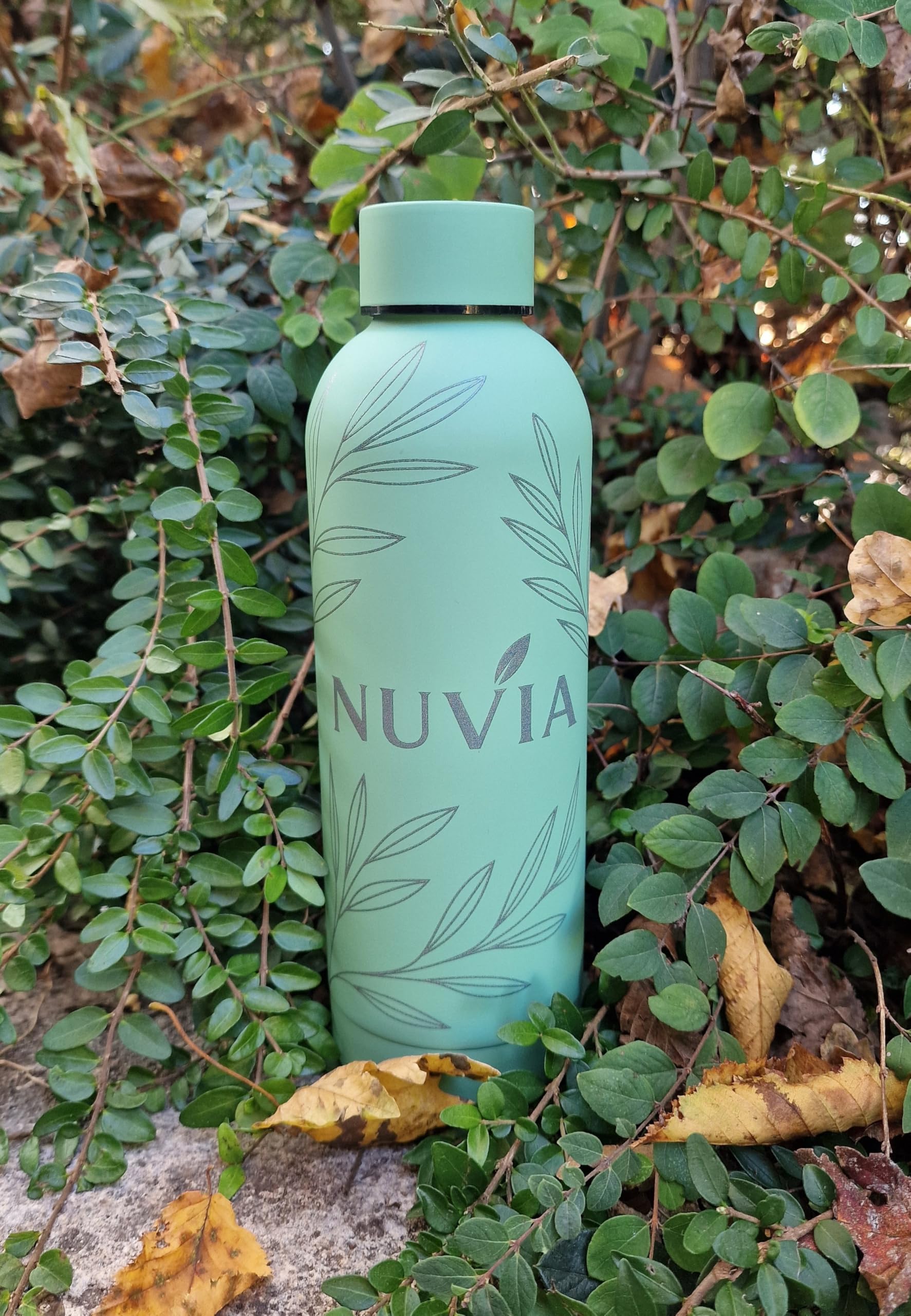 Borraccia Termica Lifestyle - Mantiene Caldo e Freddo - Senza Odore - Zero perdite - 500ml - Con Sacca in Tessuto fatta a mano - Design Italiano Nuvia