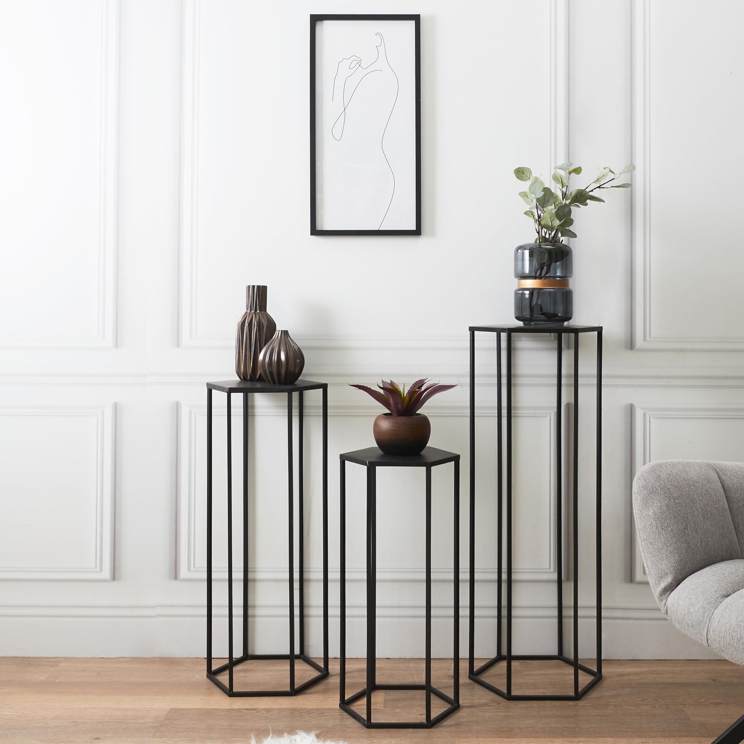 HOME DECO FACTORY - HD62191 Lot de 3 Tables Gigognes en Métal Noir - Design Contemporain - Conçu pour Plantes et Décoration - Dimensions 90 x 35 x 30 cm - 75 x 30 x 26 cm - 60 x 25 x 22 cm | Métal, lot de 3 tables gigognes, design contemporain, supports p