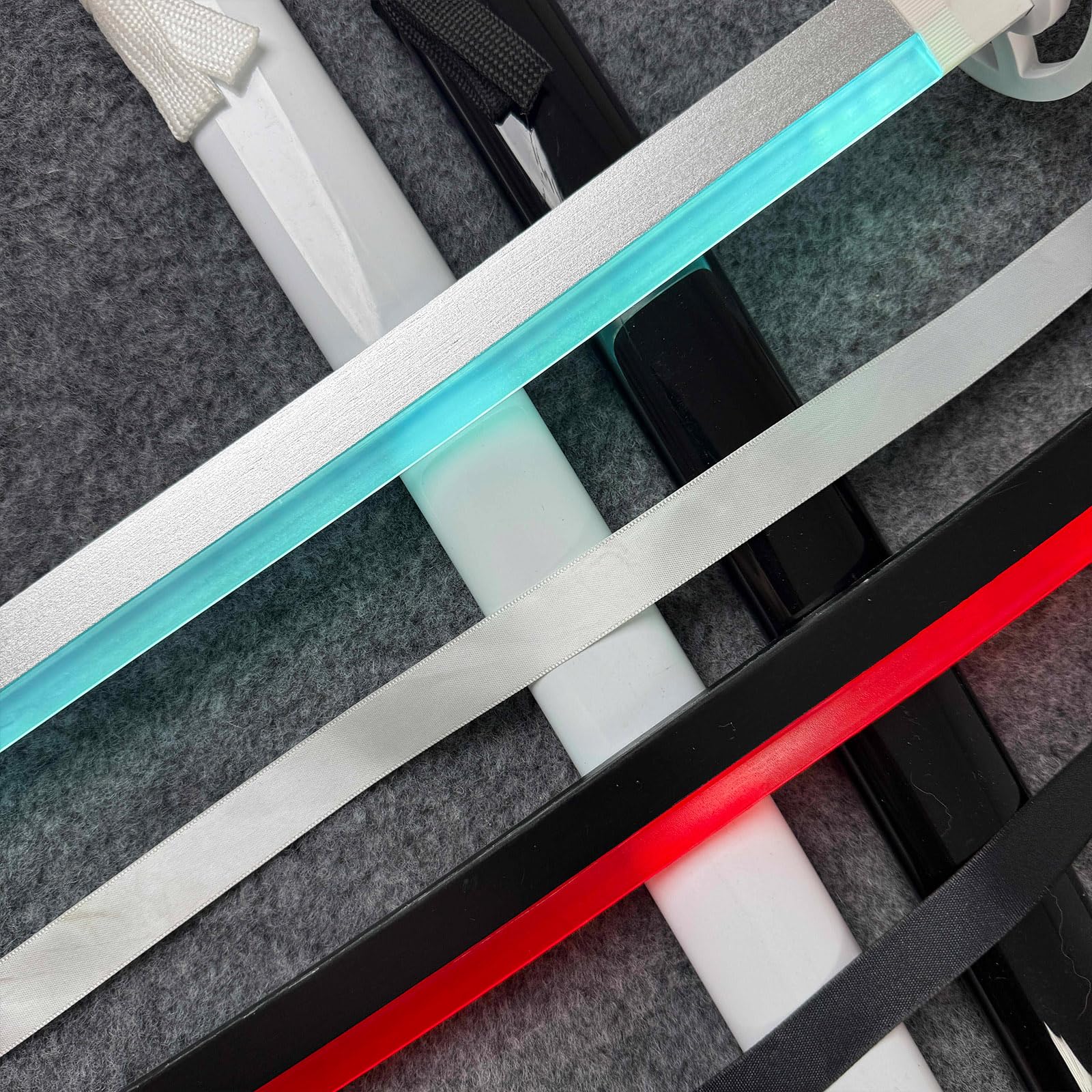 Sable de luz de 100 cm,Katana de Madera,Bokken Hecho a Mano con Banda Luminosa,Katana de bambú para Entrenamiento de Kendo,Cosplay,Fiesta,Regalo (Negro,Blanco)