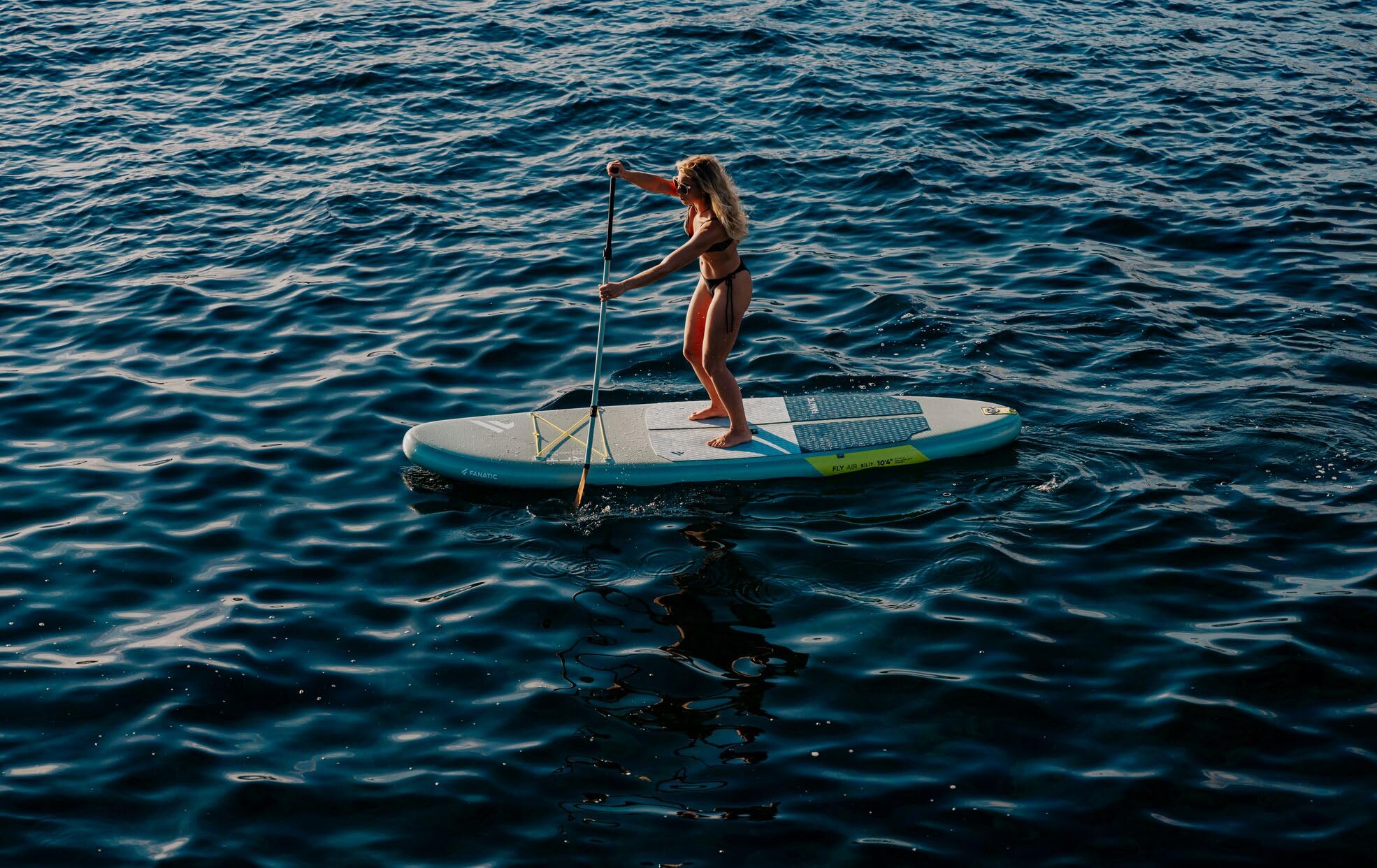 Pack SUP Gonflable Fanatic Fly Air SLT 10'4" - Tout Terrain, Avec Pagaie 315 Cm, Gris