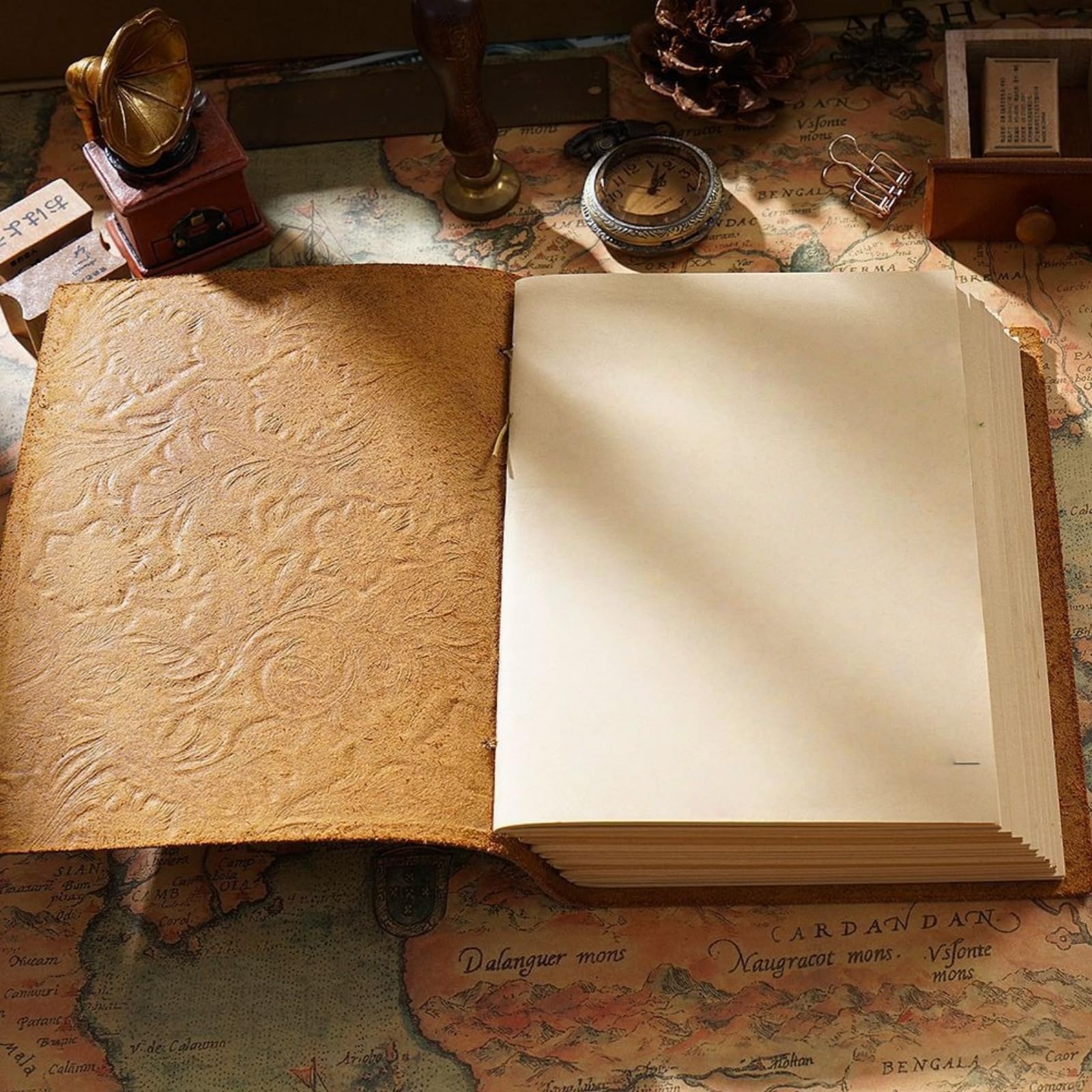 Skórzany pamiętnik, 400 stron, antyczny, ręcznie robiony, puste strony z papieru typu kraft, szkicownik ze skóry, szkicownik z podróży, do biura (rzeźbienie pionowe)