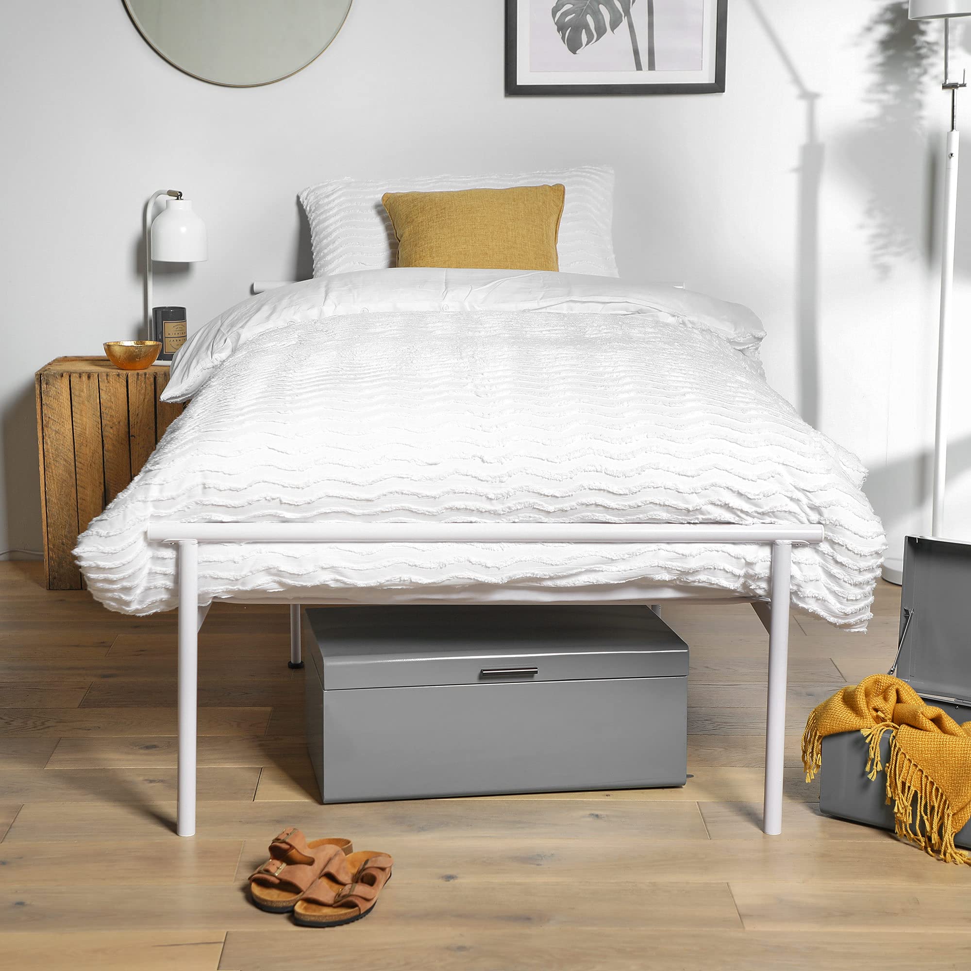 VonHaus Single Bed Frame White 3ft Metal Bed Frame With Solid Metal