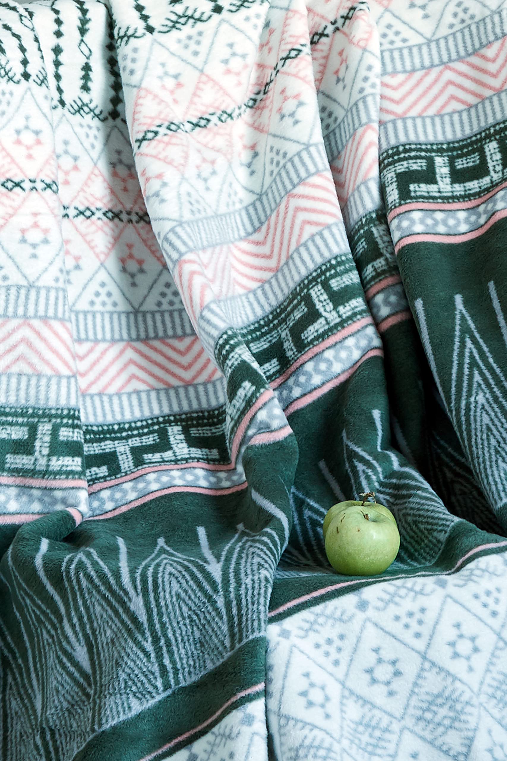 BOHORIA® Knuffelige katoenen deken, 150 x 200 cm, winterdeken, pluizig, voor bank, fauteuil en bed, Tree Wool deken, sofadeken (Green Ontario, 150 x 200 cm