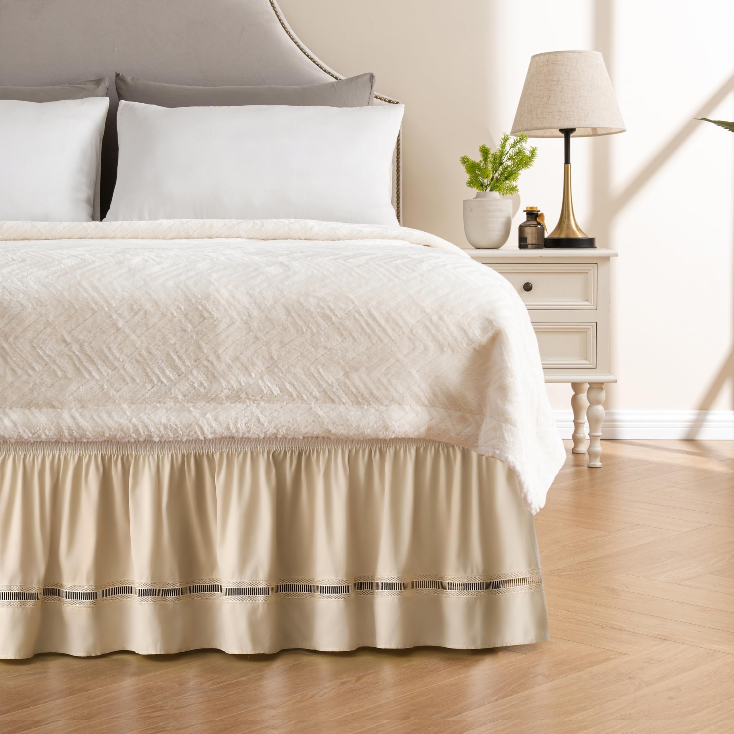 MIYE Wrap Around Ruffled Lace Bed Skirt, Elastic Dust Ruffle with Adjustable Belts, Easy to Put On, Bed Frame Cover, Machine Washable (Ruffled Lace/Cream, King/Queen-18 Drop)