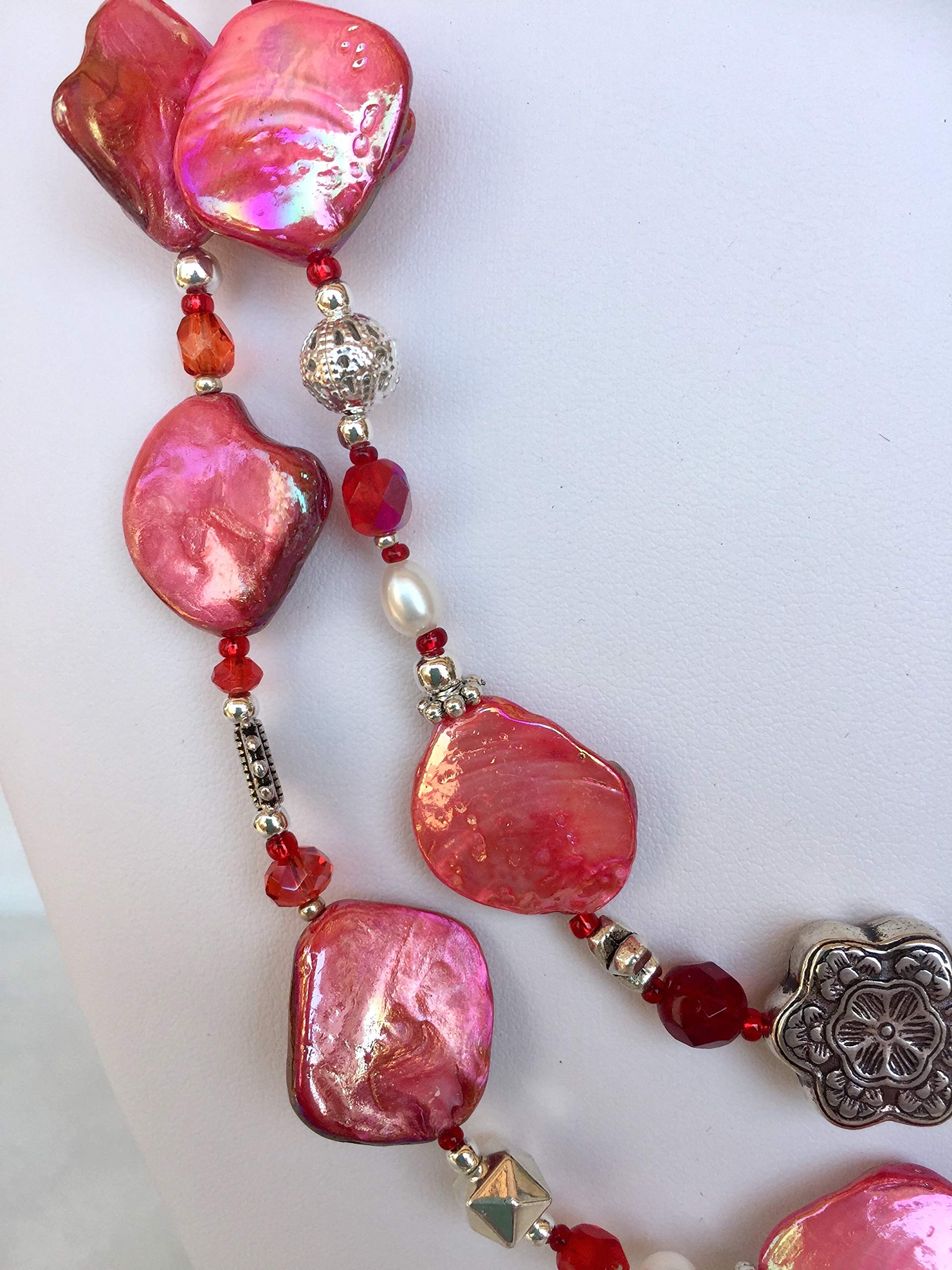 Gioielli d'Artista di Chiara Bo Collana Rossa Donna a due fili in Madreperla Luminosa Rossa