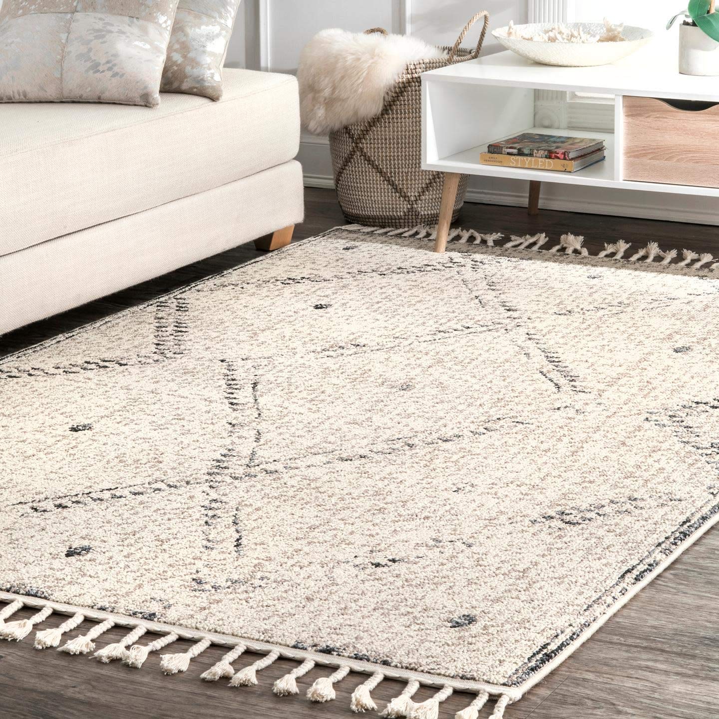 nuLOOM Camilla Moroccan Tassel Area Rug, 5x8, Ivory