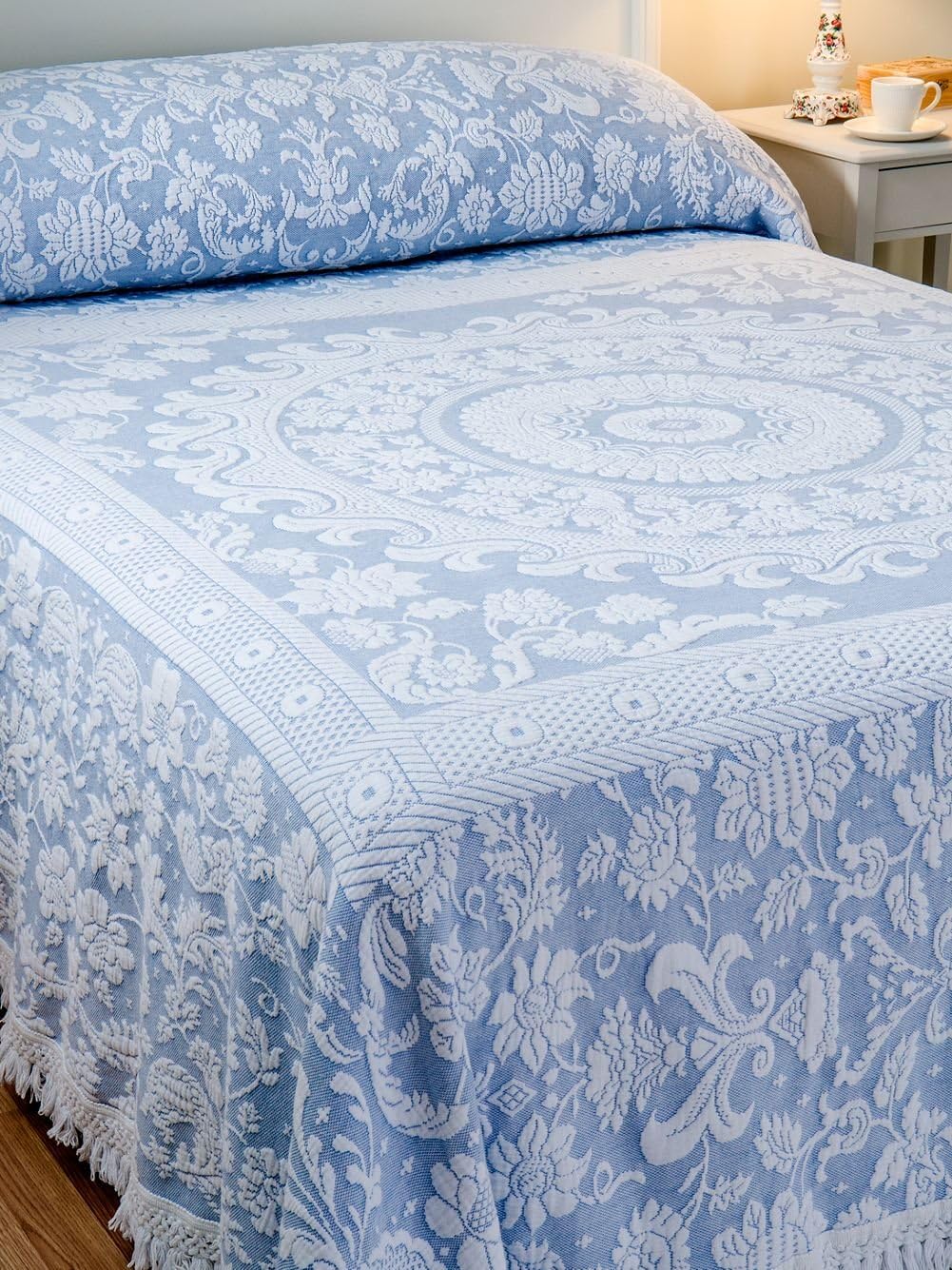 The Vermont Country Store Home Queen Victoria Bedspread