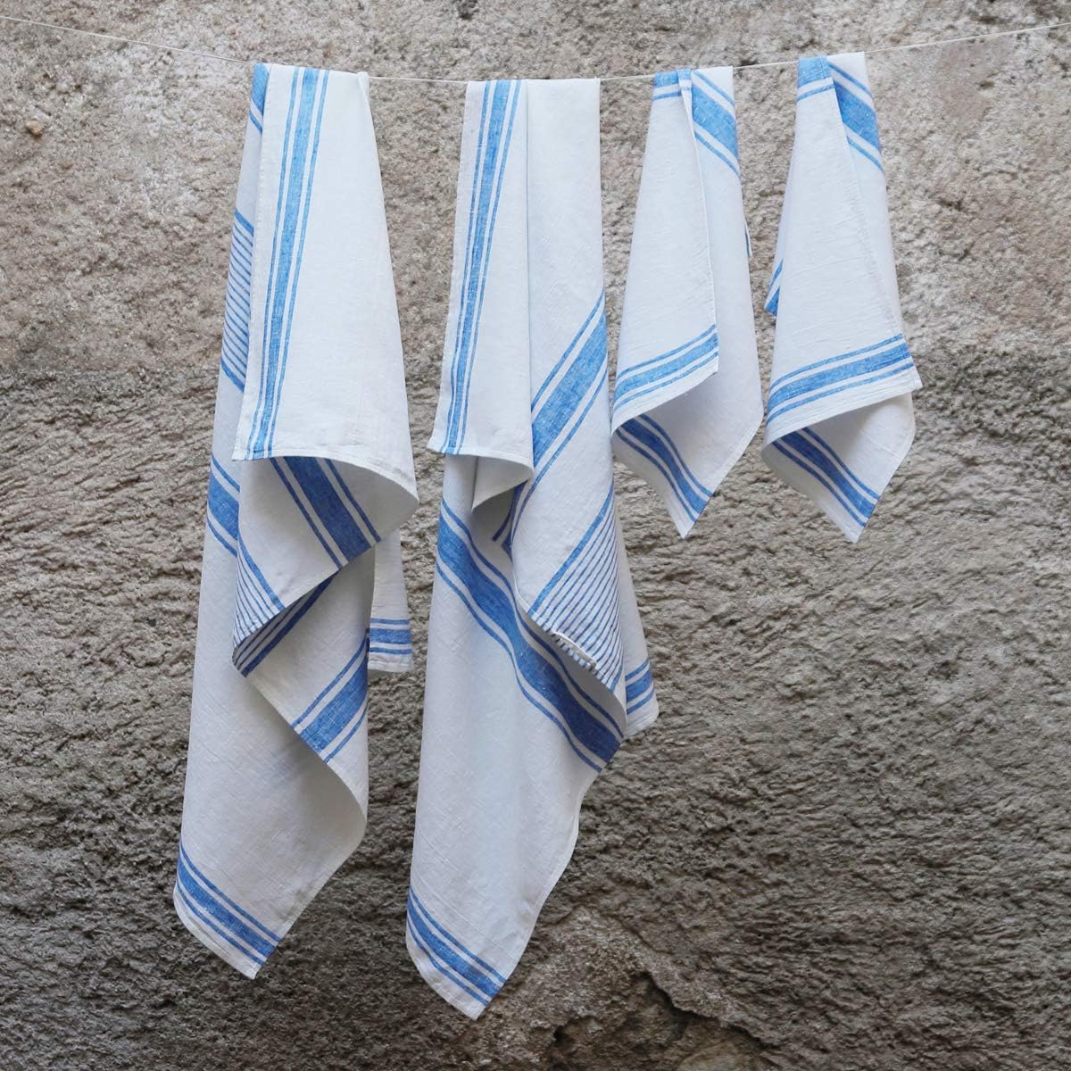 LinenMe Tuscany Hand and Guest Towels, 18" x 28", Off White/Blue