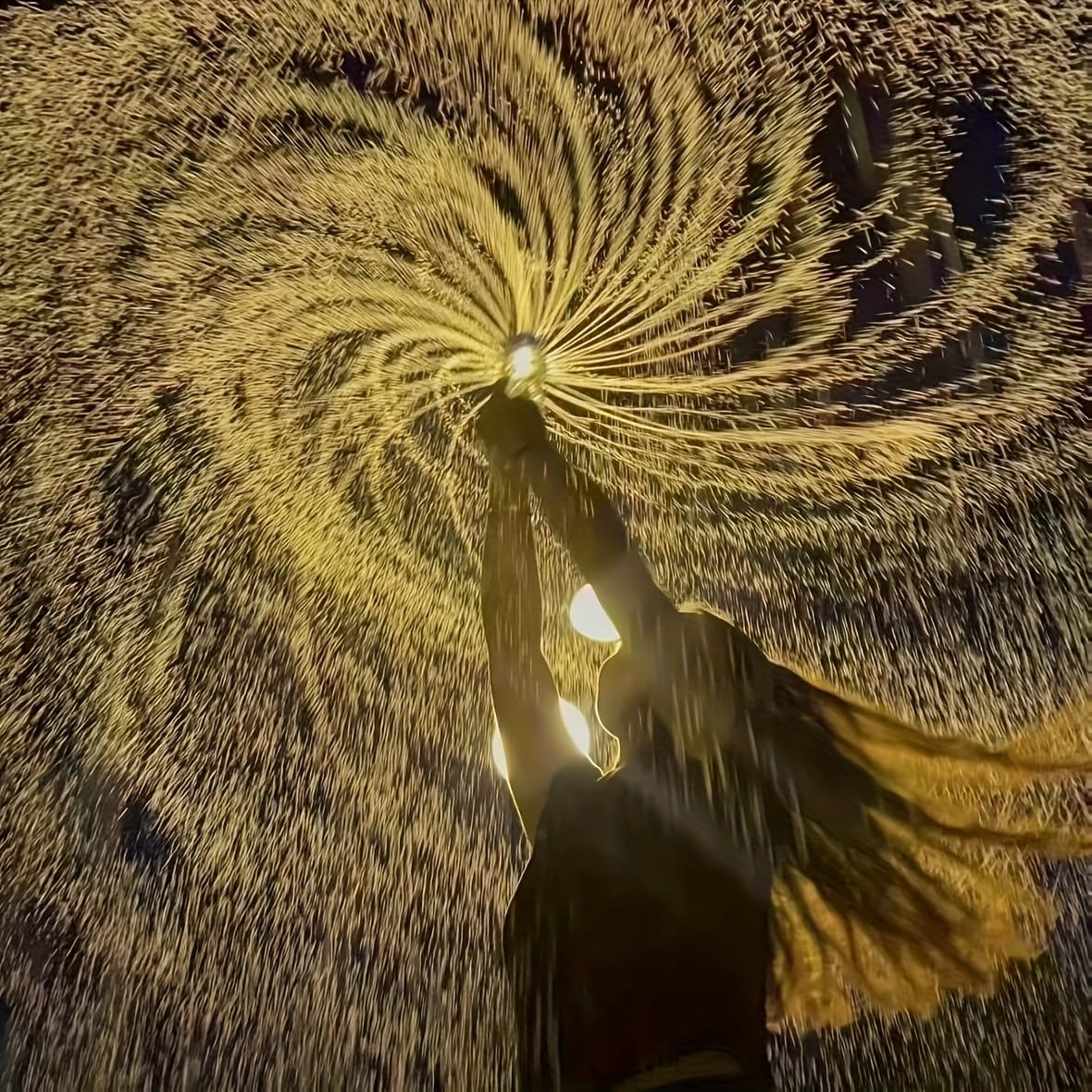 4-Pack Water Spray Toys, Summer Outdoor Beach Water Play Games, Pool Sprinklers for Kids Aged 3+, Made of Durable PVC, Random Colors