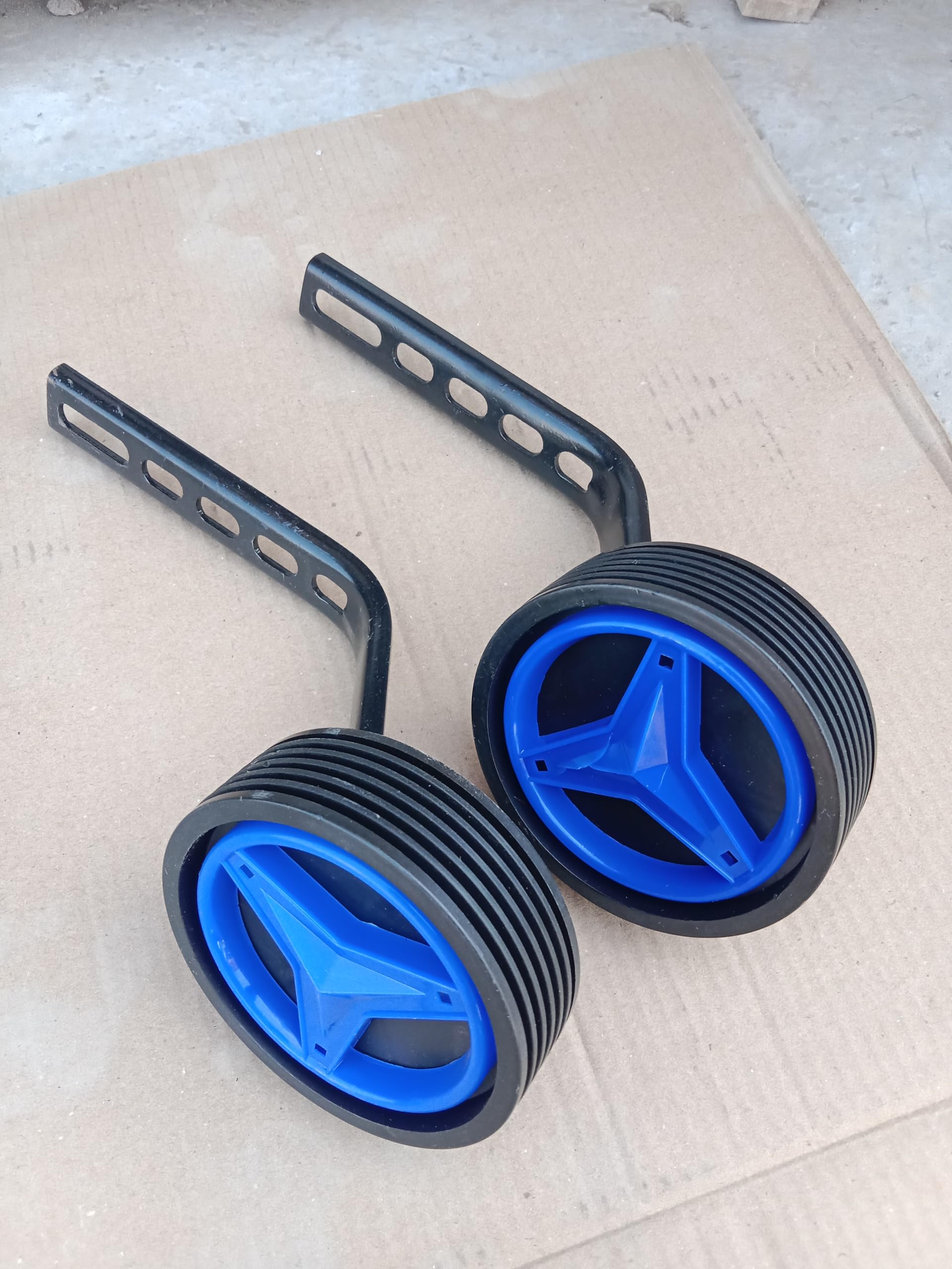 Training Wheels Adjustable Side Support Wheel Set for 14 to 20 inch Bicycle (Multicolour)