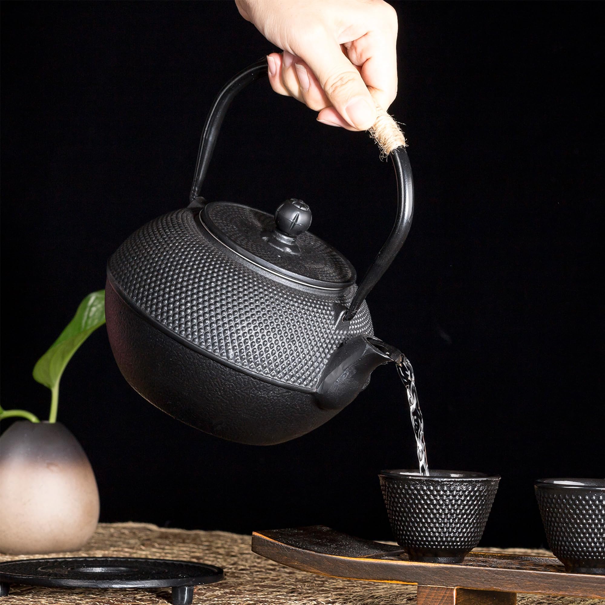 Juego de tetera de hierro fundido con calentador de hierro fundido, juego de tetera japonesa Tetsubin con tazas, tetera de hierro fundido con infusor de acero inoxidable e interior esmaltado (juego de