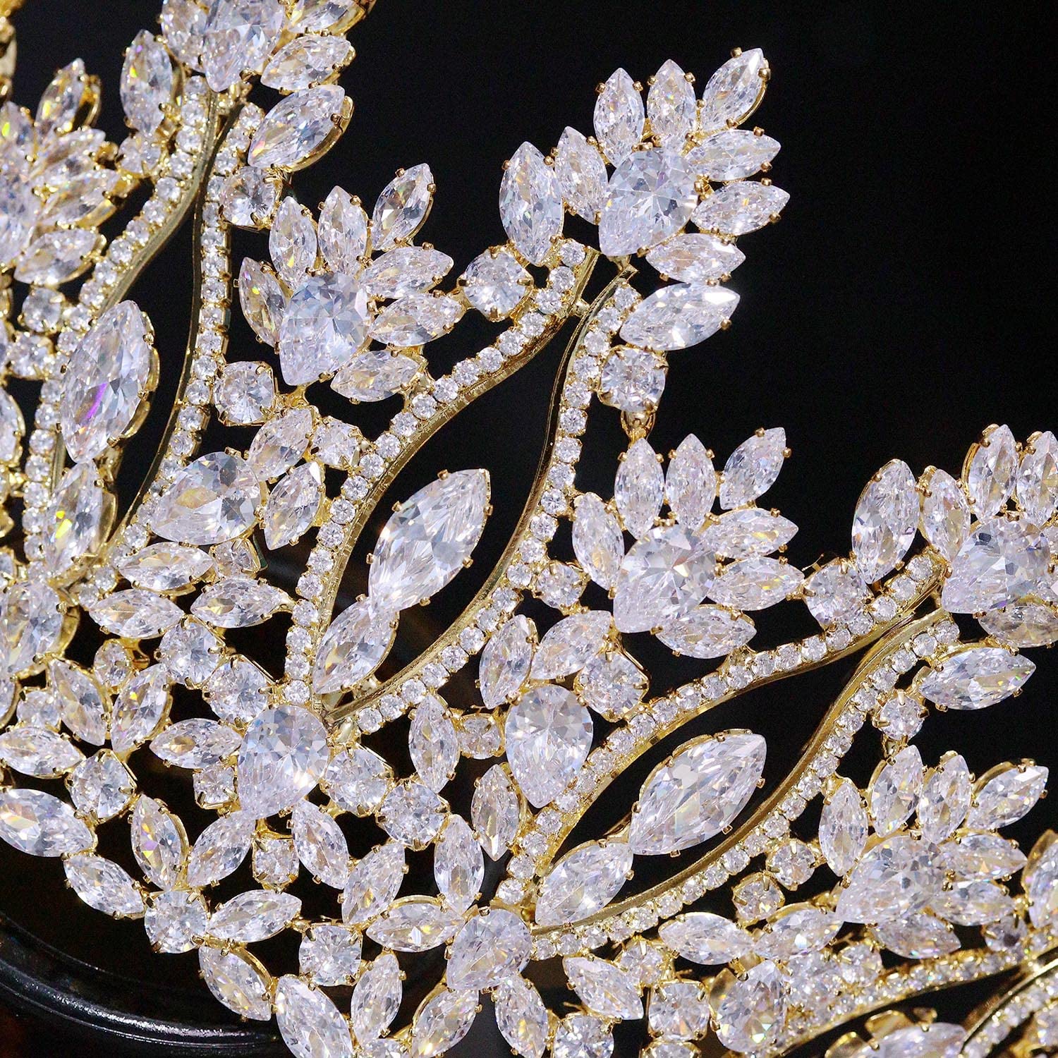 Luxury Tall Pageant Queen Crowns for Women Coronas Para 15 Anos Quinceaneras Large Cubic Zirconia Wedding Tiaras Big Bridal Hair Accessories Gift Gold