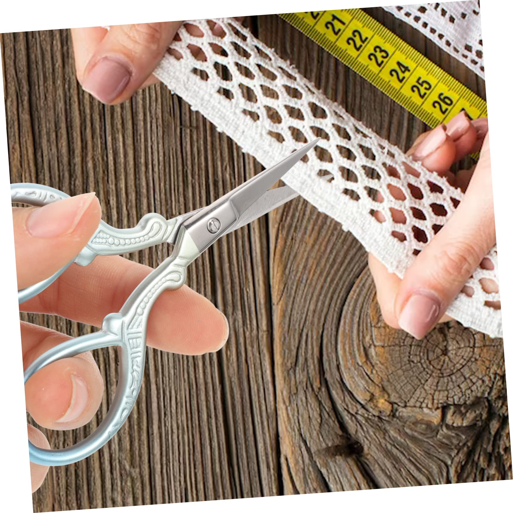SHINEOFI 4pezzi Cesoie Per Ricamo Ergonomiche Con Protezione Glitterata Strumento Affilato Per Cucito e Artigianato Uso Per Tessuti e Lavori Manuali
