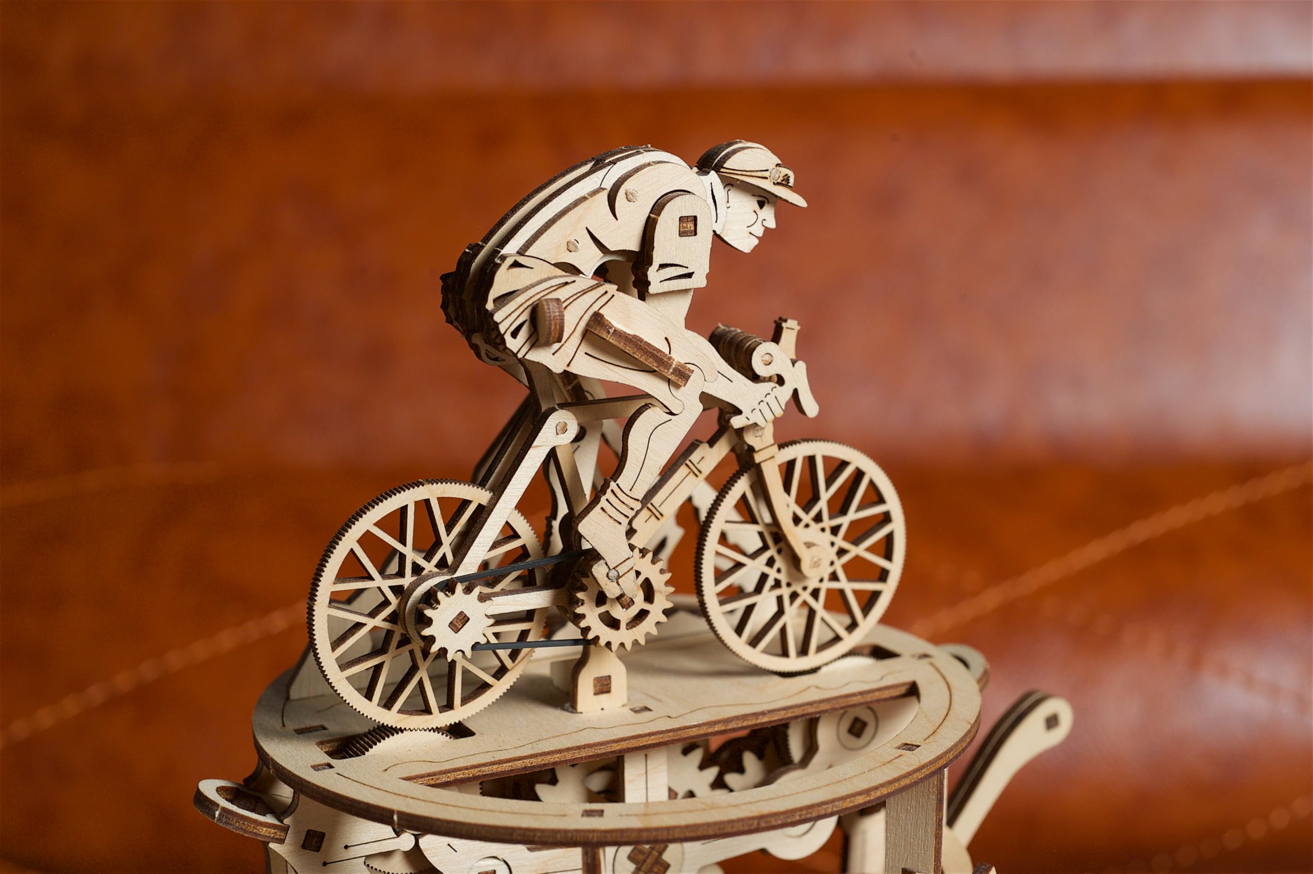 UGEARS Automaton Cyclist Puzzles 3D - Cadeau Fête des Pères Kits de Modèles en Bois pour Adultes à Construire - Classic Tour De France Cup Bicycle Puzzle en Bois - Puzzles 3D en Bois pour Adultes