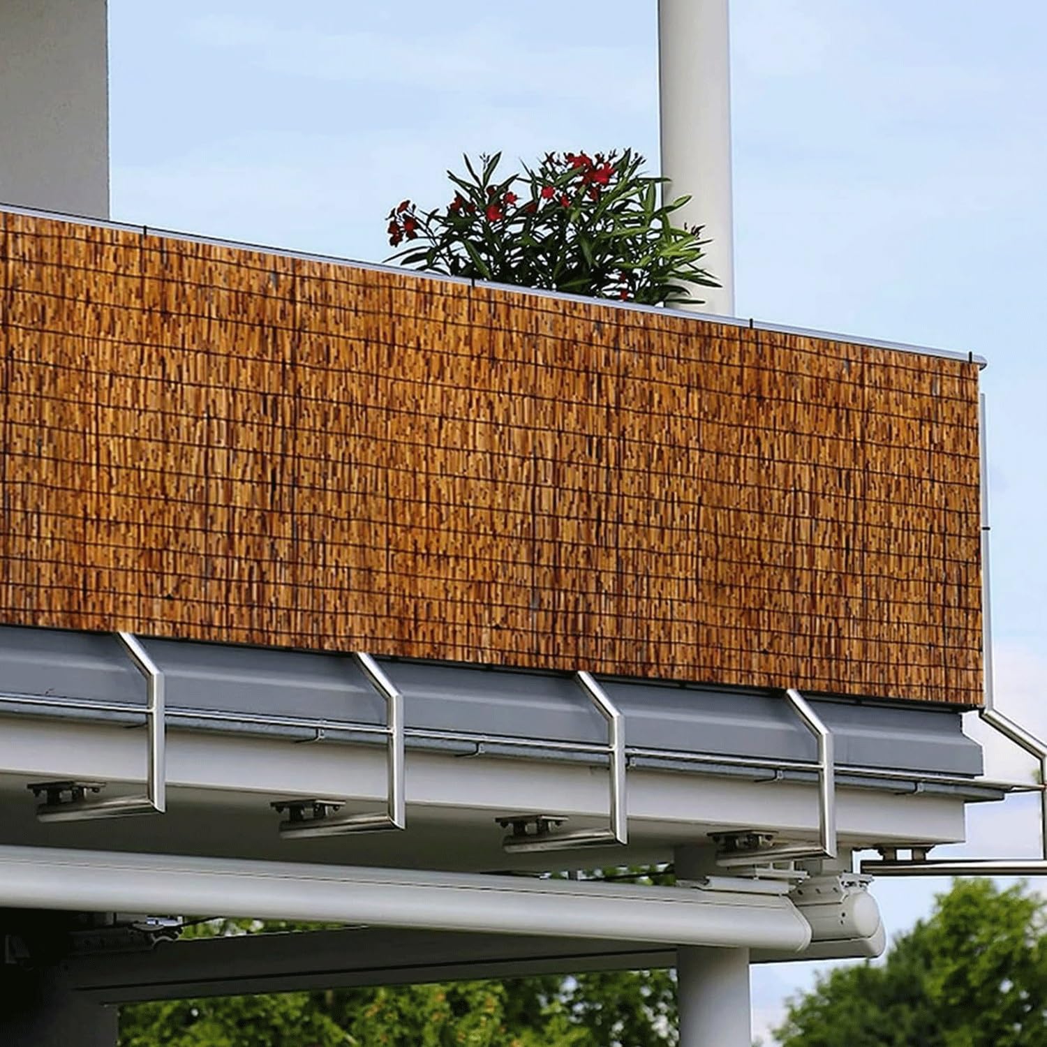 Rotoli Decorativi per Recinzione in bambù per Esterni, per Giardino, terrazza, Cortile, Piscina, Balcone, 4,5 Piedi x 20 Piedi (137 cm x 600 cm) Pannello per la Privacy d