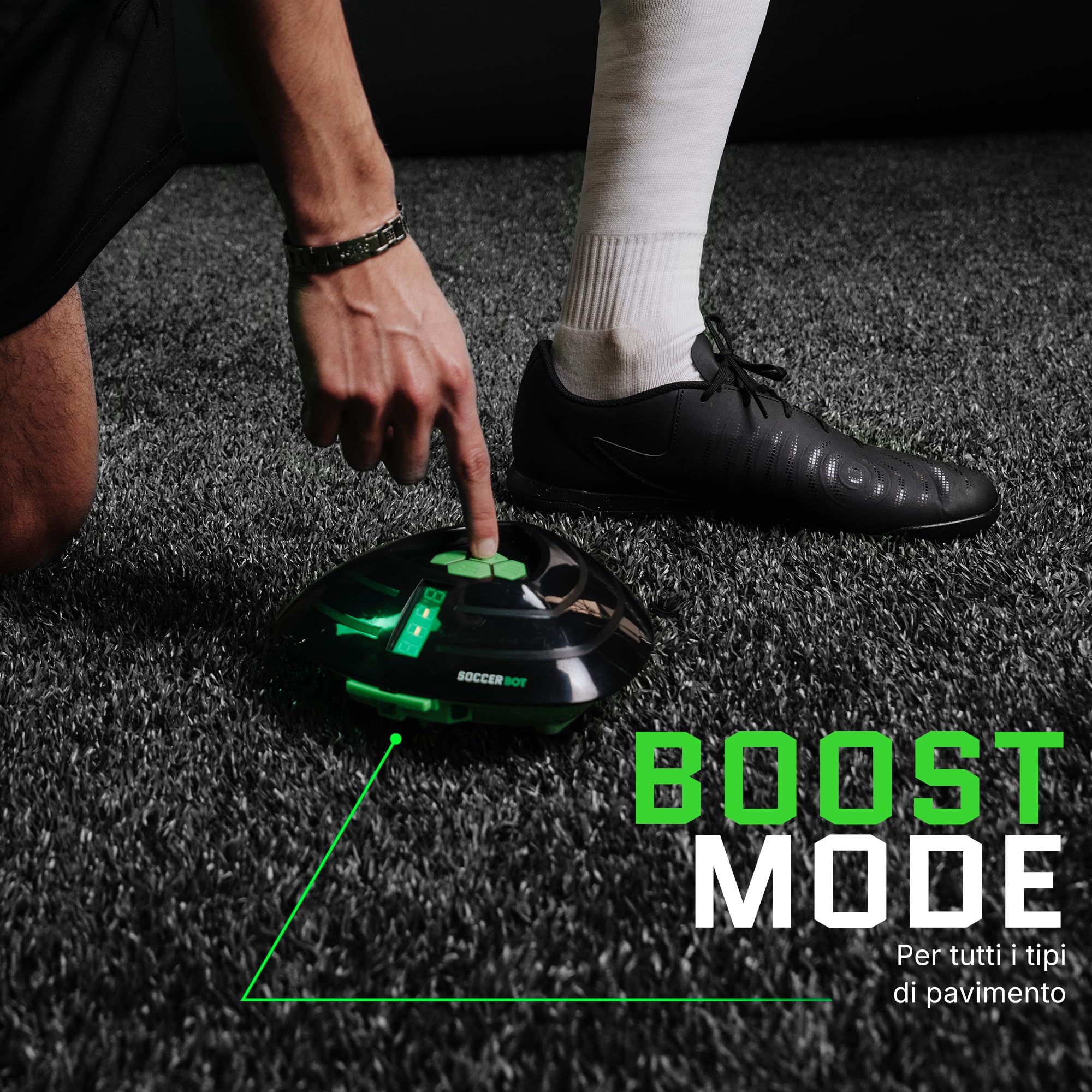 Smart Ball - Soccerbot, Entrenador Personal de Fútbol Indoor, Bot con Sensores para Seguir al Balón, Maniobrando para Probar tus Habilidades, Pantalla LCD para la Puntuación, Famosa (MR100000)